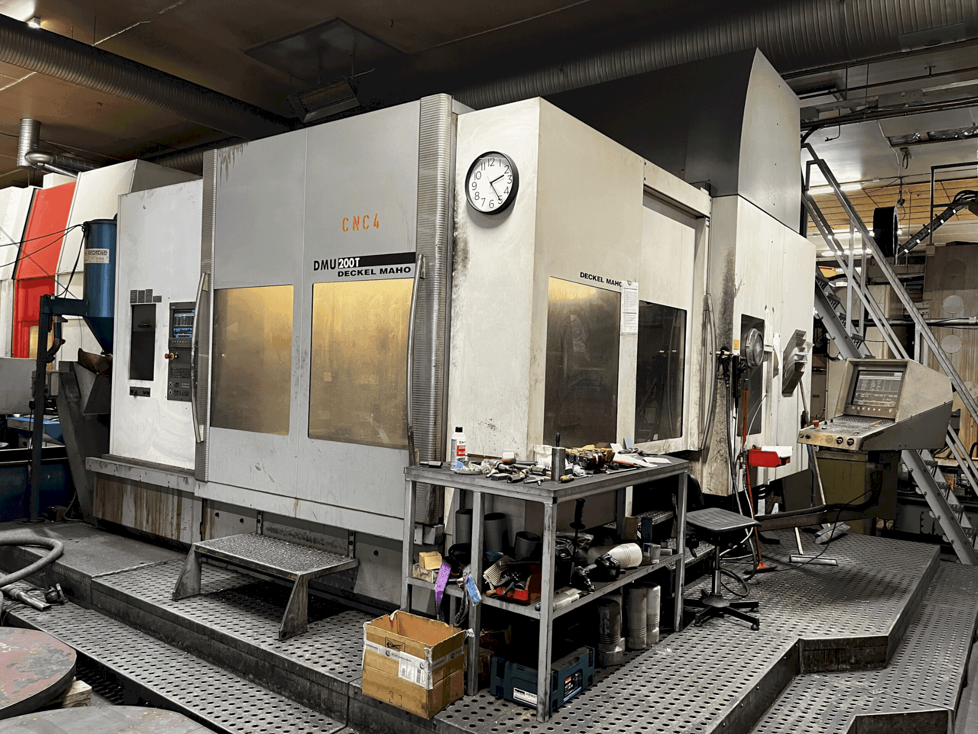 DECKEL MAHO DMU 200T Mašinos vaizdas iš priekio