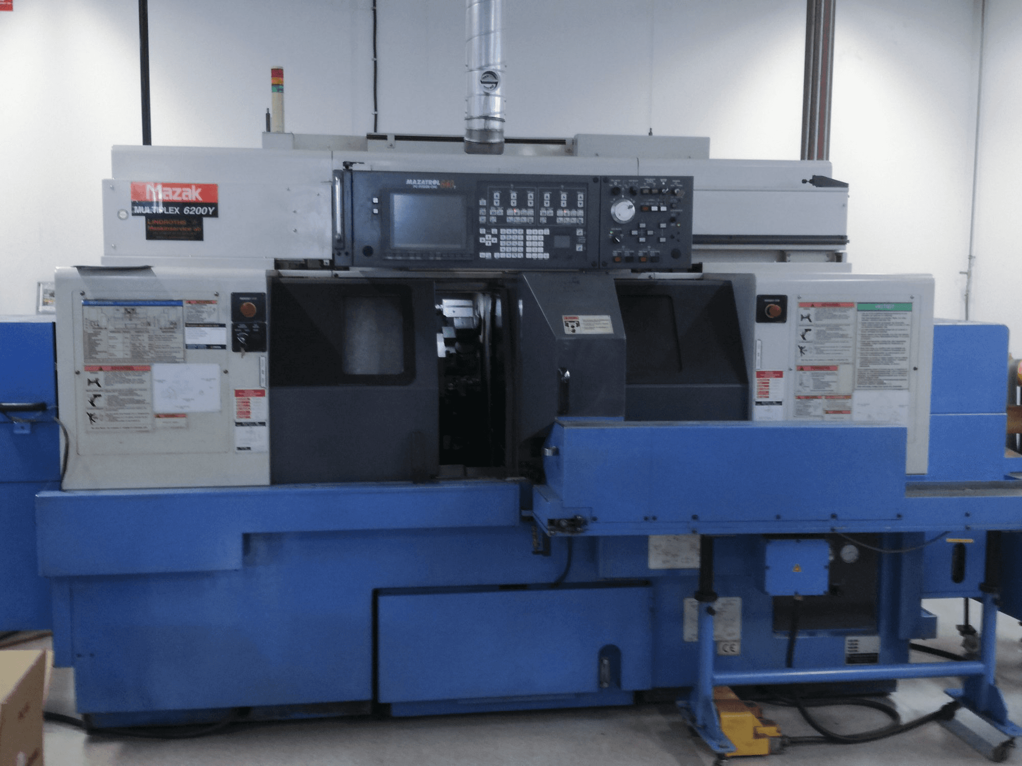 Mazak Multiplex 6200Y Mašinos vaizdas iš priekio