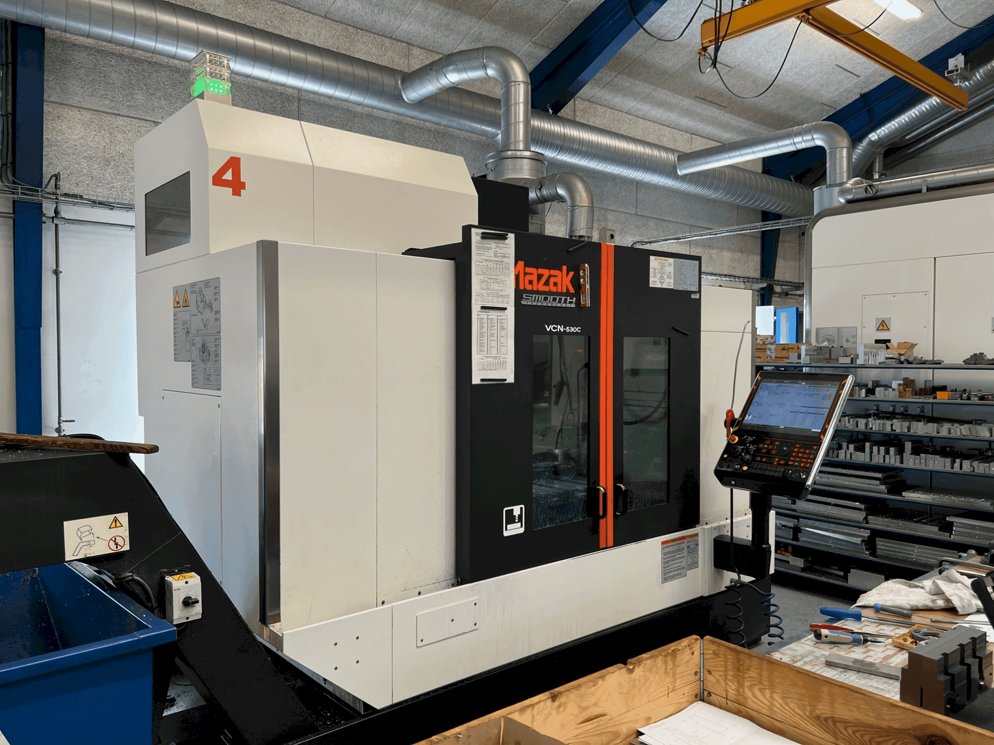 Mazak VCN-530C Mašinos vaizdas iš priekio