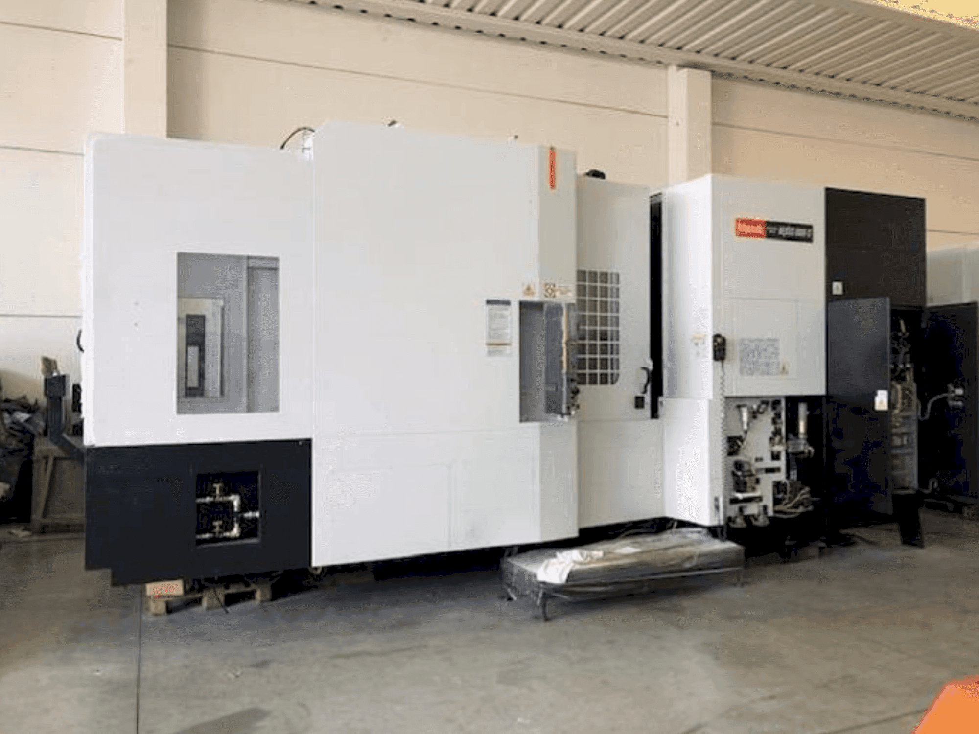 Mazak HCN-8800 Mašinos vaizdas iš priekio