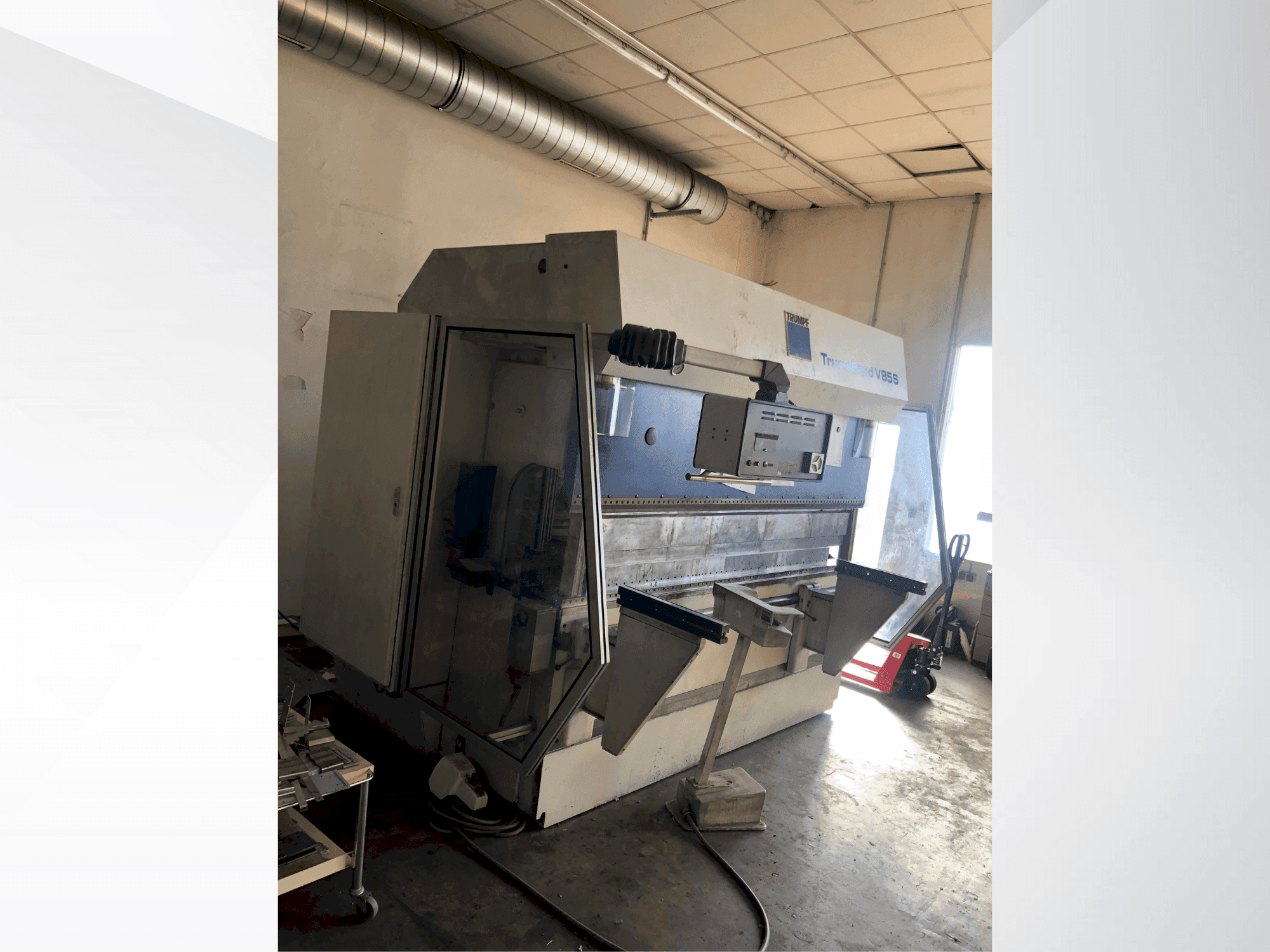 TRUMPF TrumaBend V85S Mašinos vaizdas iš priekio