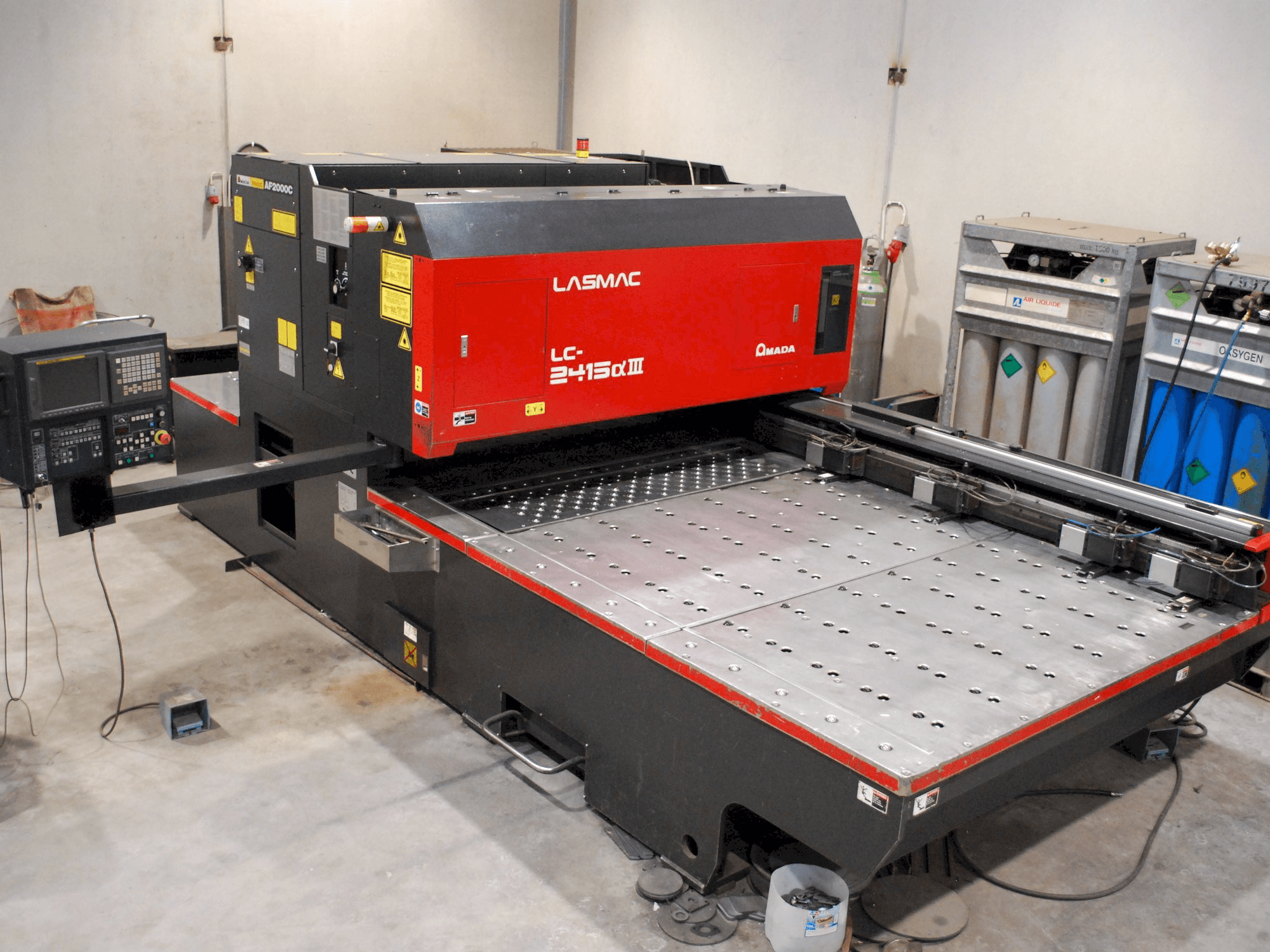 AMADA LC 2415 Alpha III Mašinos vaizdas iš priekio