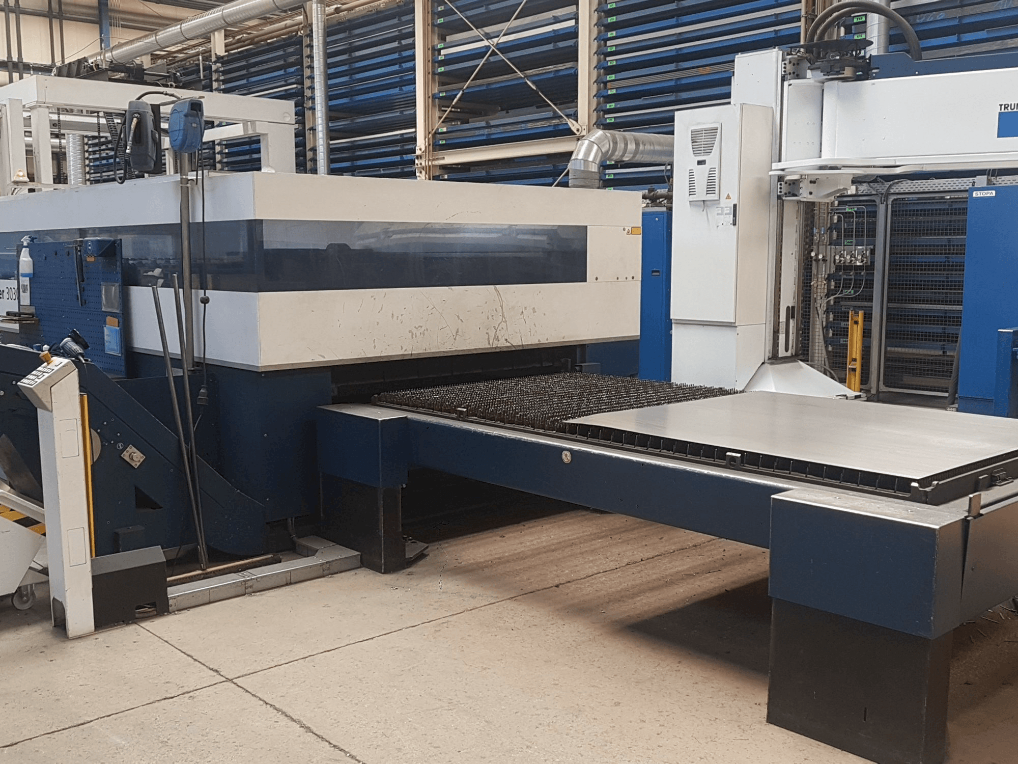 Trumpf TruLaser 3030 L20 Mašinos vaizdas iš priekio