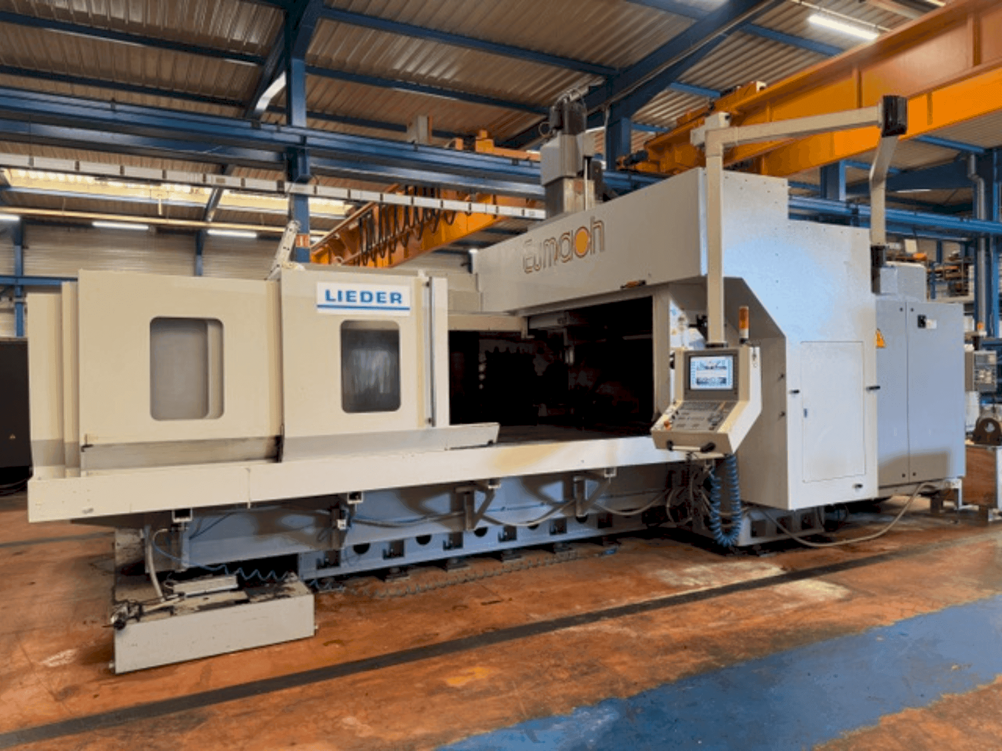 Eumach DVM-3021 Mašinos vaizdas iš priekio