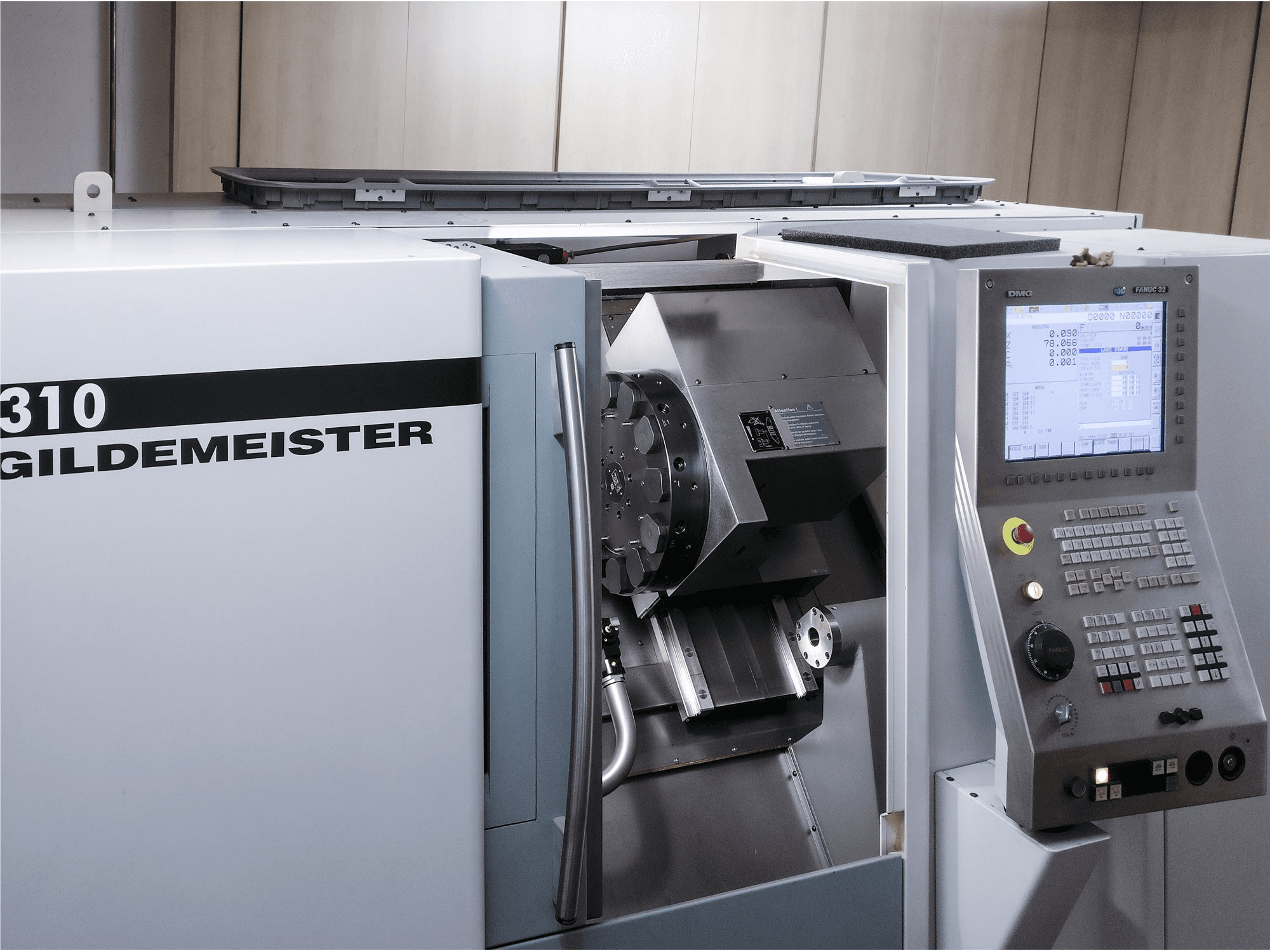 Gildemeister CTX 310 Mašinos vaizdas iš priekio
