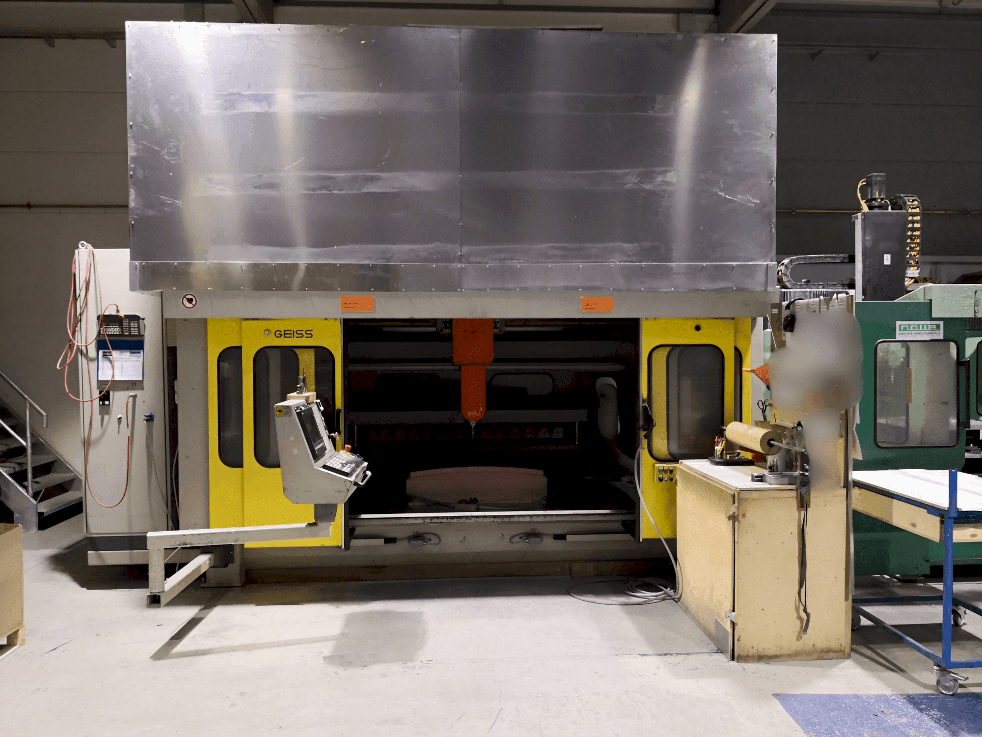 GEISS FZ 2000 x 1000 Mašinos vaizdas iš priekio