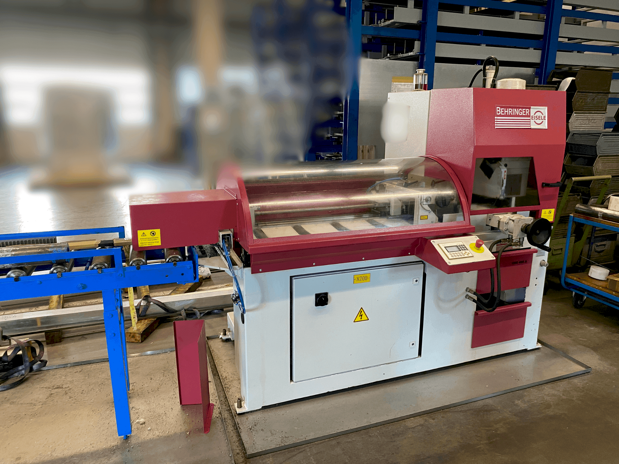 Behringer VMS 400-A Mašinos vaizdas iš priekio