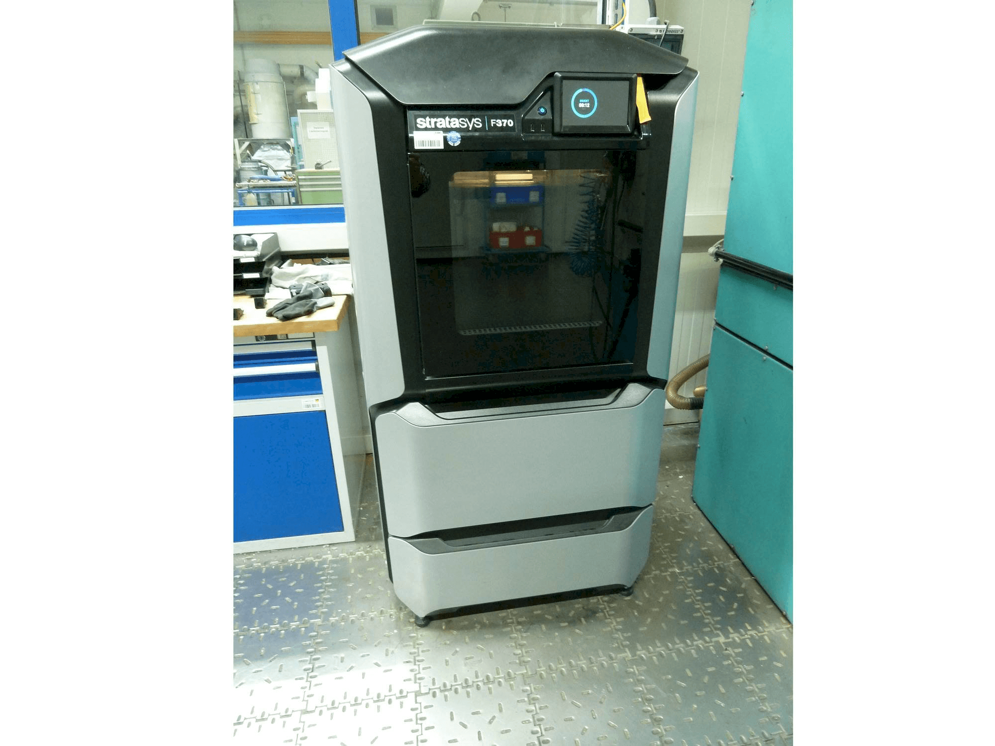 Stratasys F370 Mašinos vaizdas iš priekio
