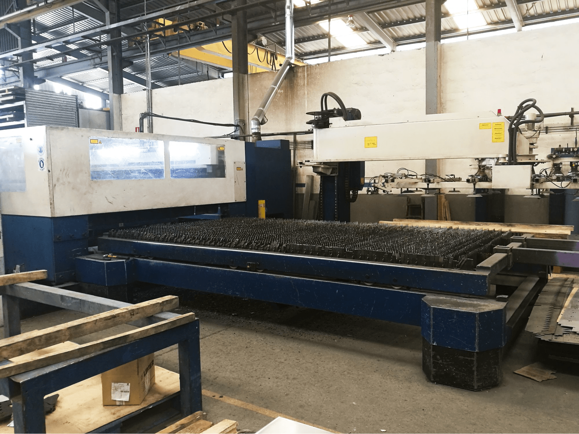 Trumpf Trumatic L4030 Mašinos kairės pusės vaizdas