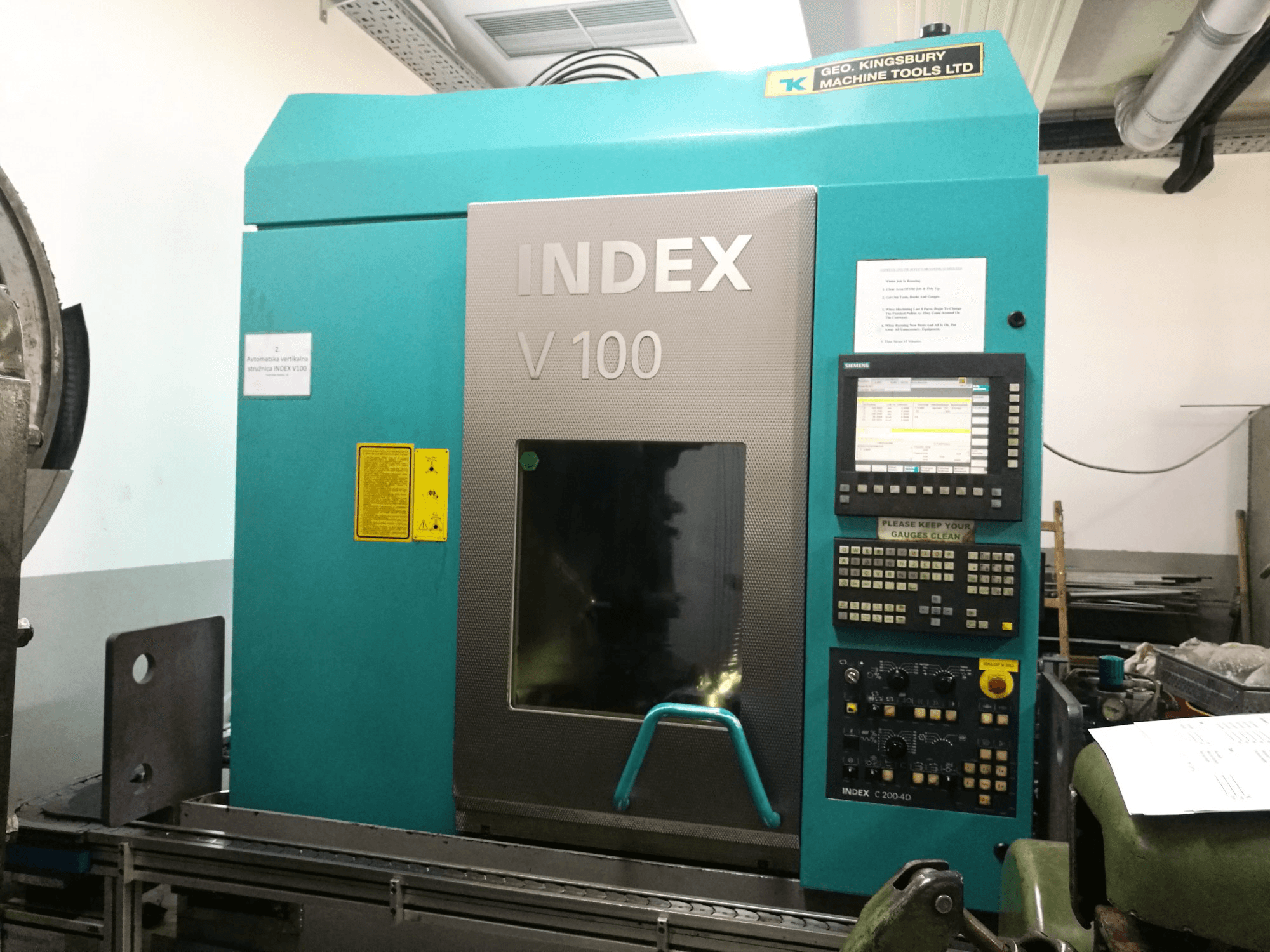 Index V100 Mašinos vaizdas iš priekio