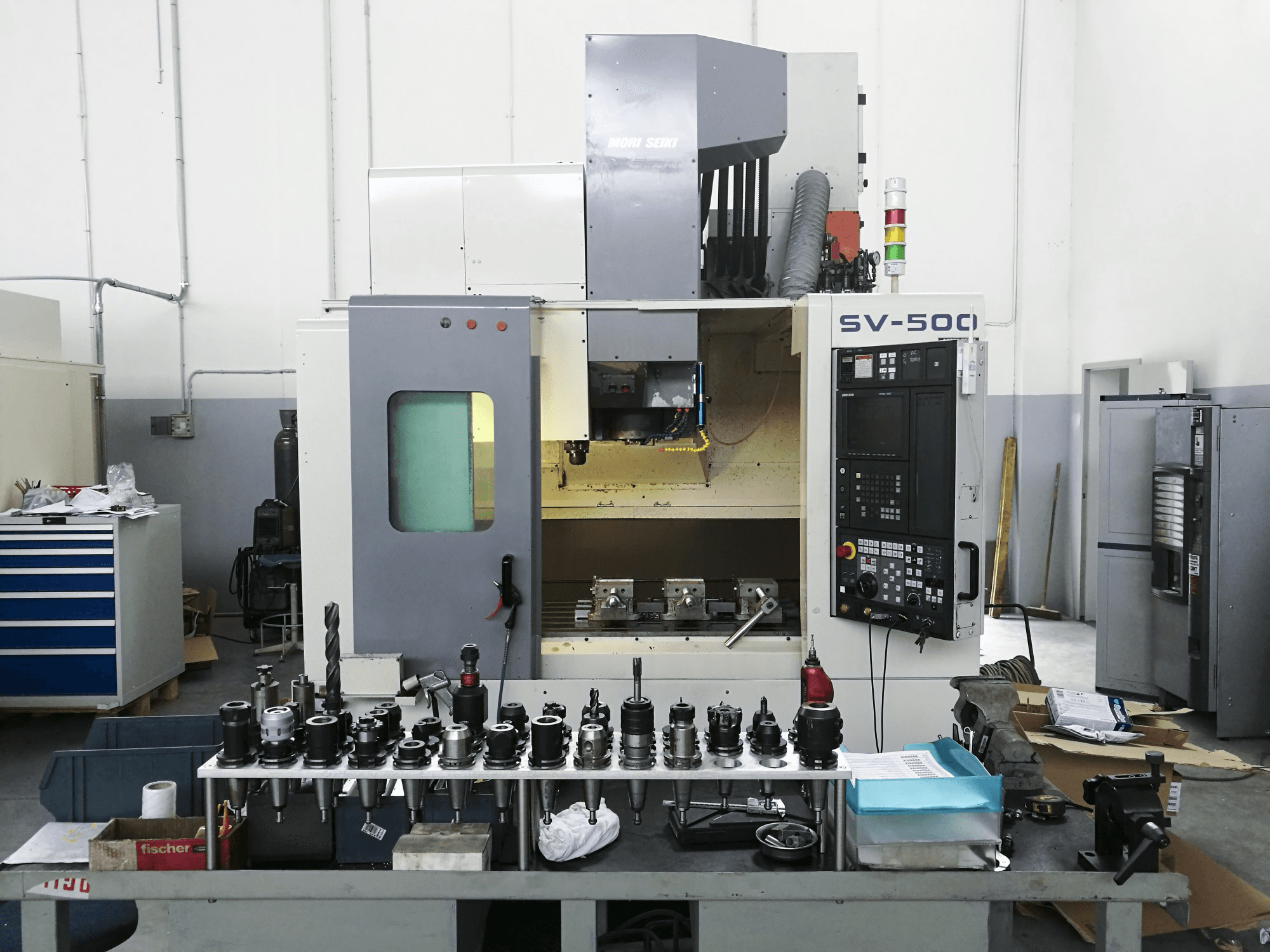 MORI SEIKI SV-500 Mašinos vaizdas iš priekio