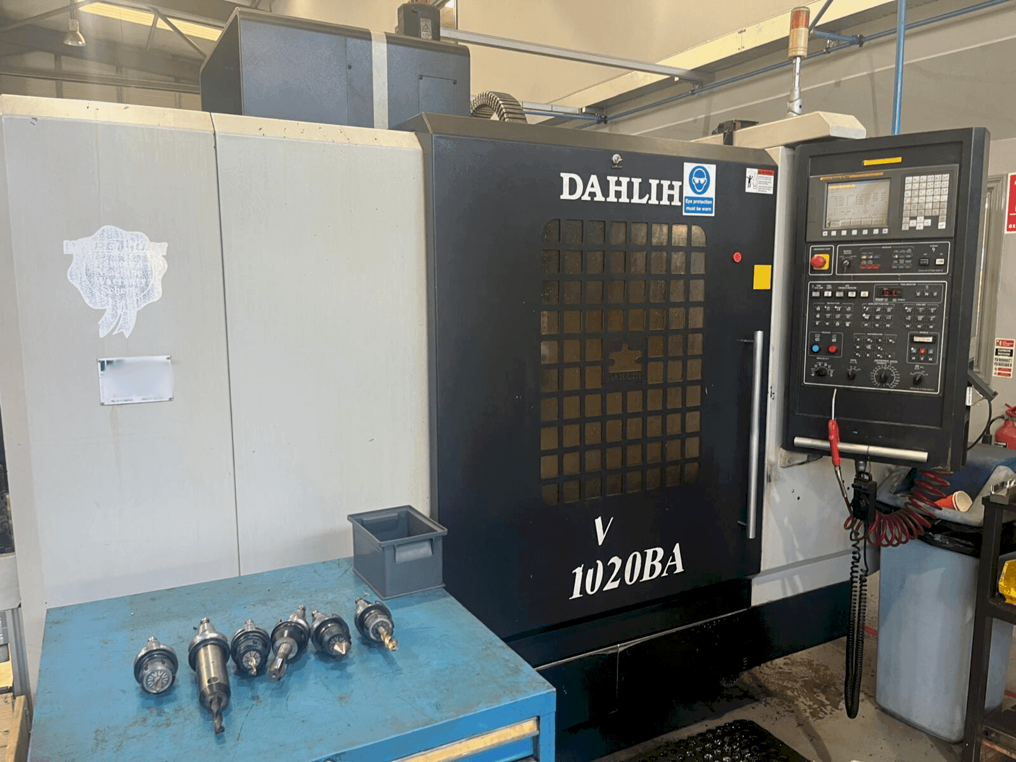 DAH LIH DL-MCV1020BA Mašinos vaizdas iš priekio