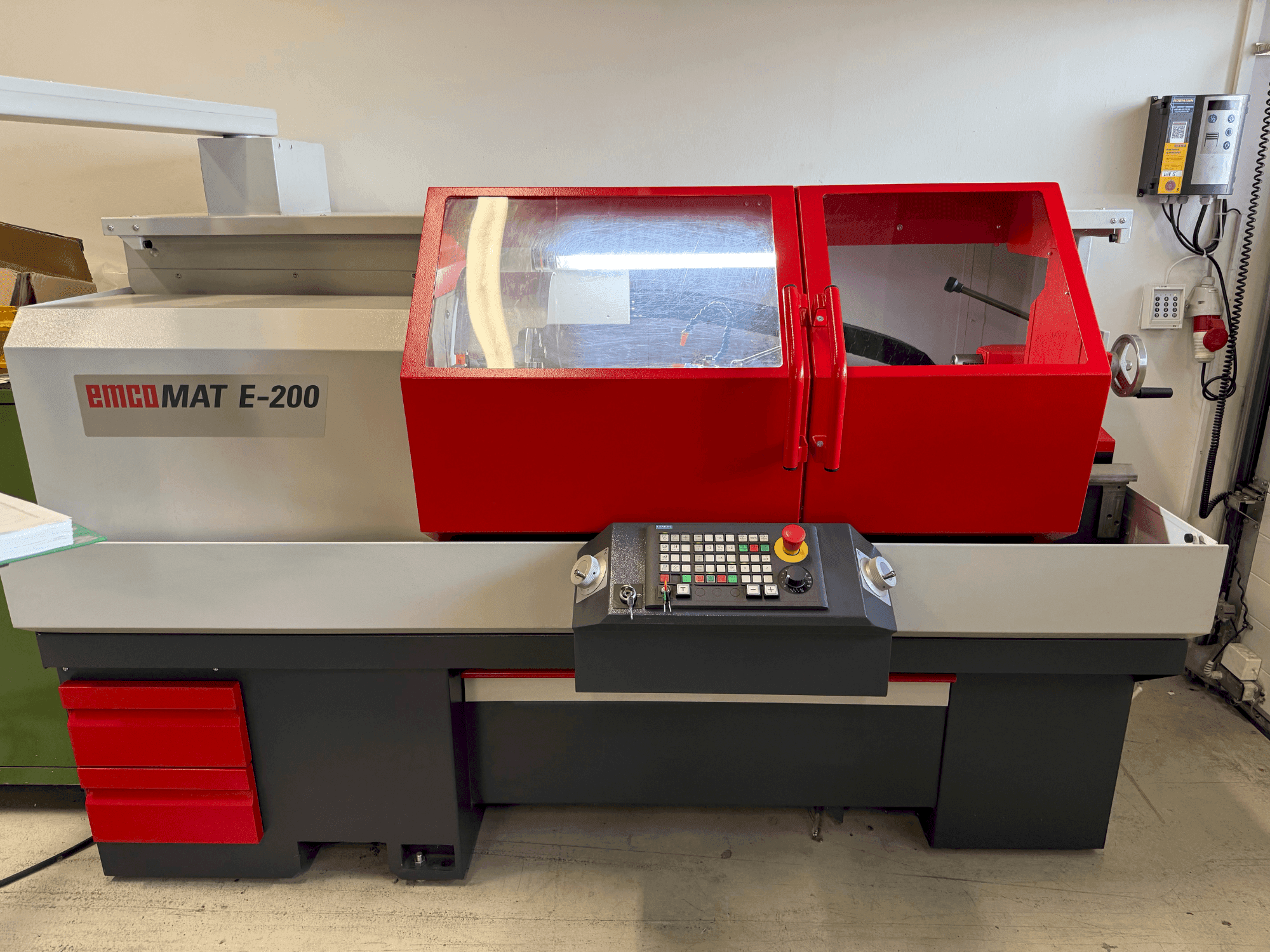 EMCO Emcomat E-200 Mašinos vaizdas iš priekio