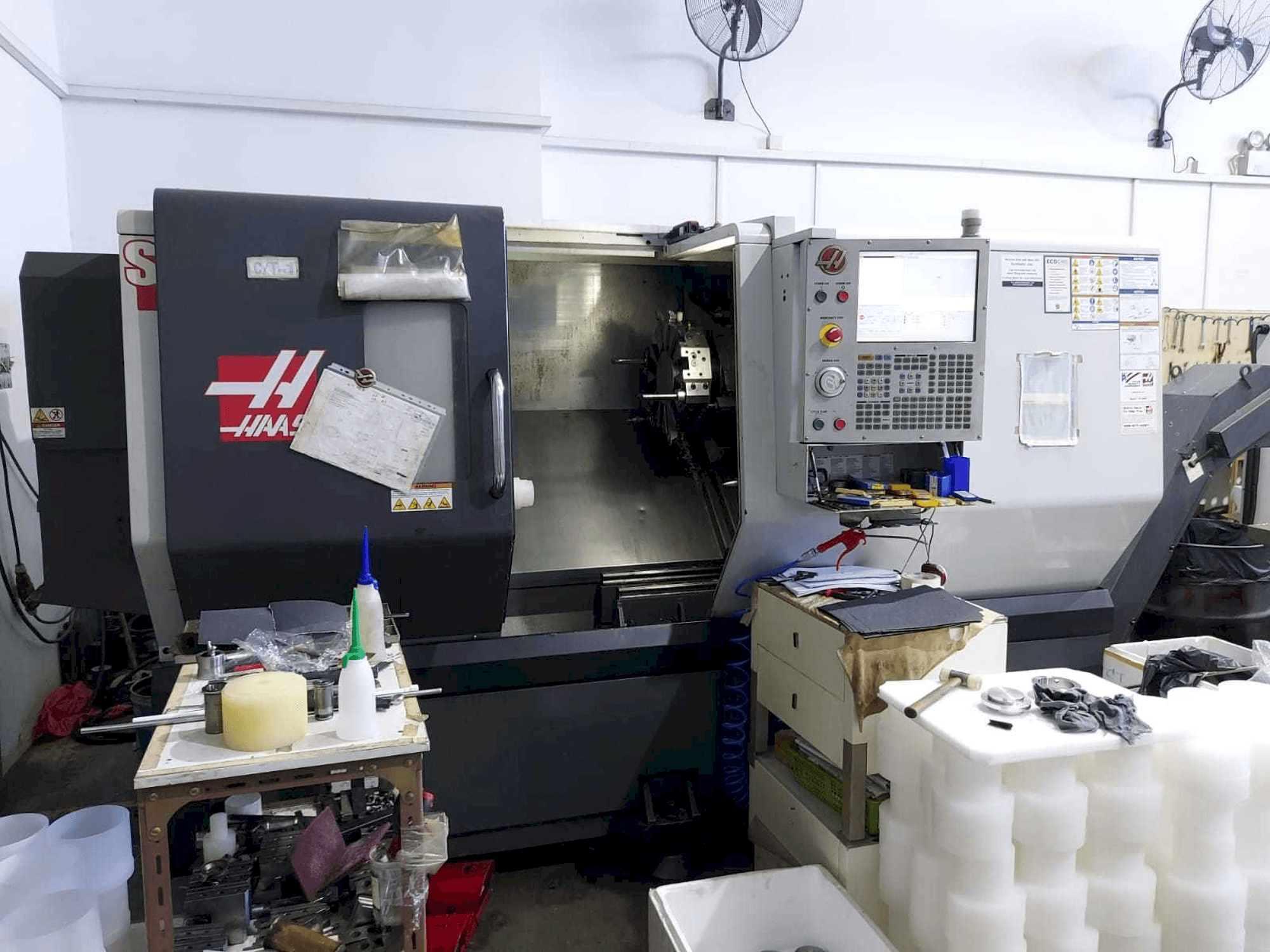 HAAS ST-30 Mašinos vaizdas iš priekio