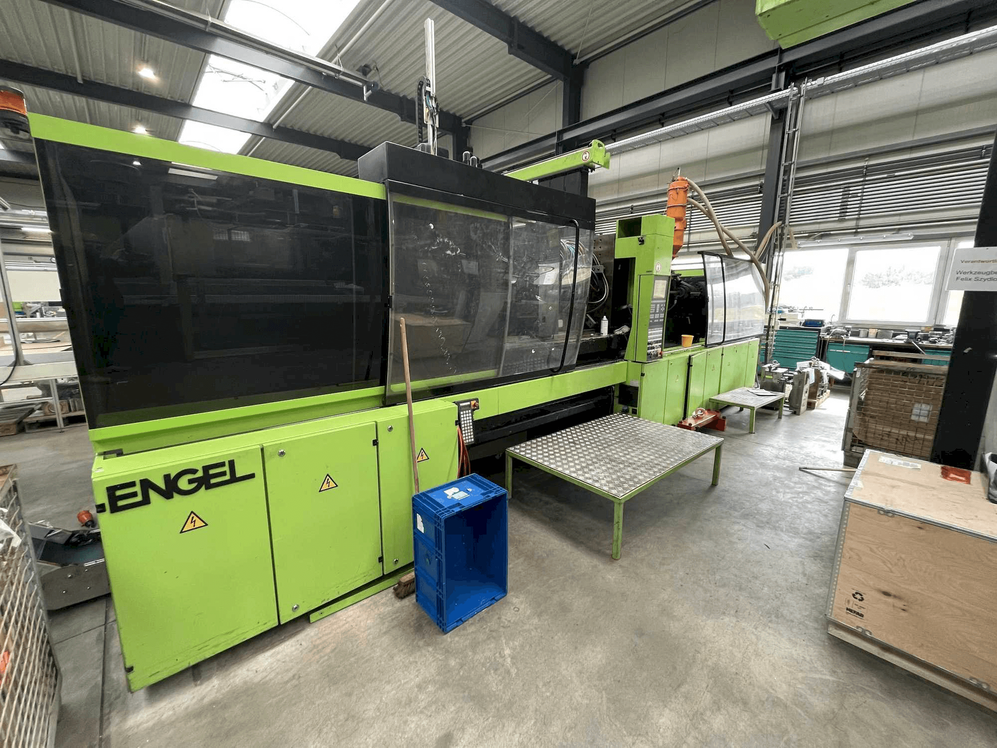 Engel ES 2550/400 HL-V Mašinos vaizdas iš priekio