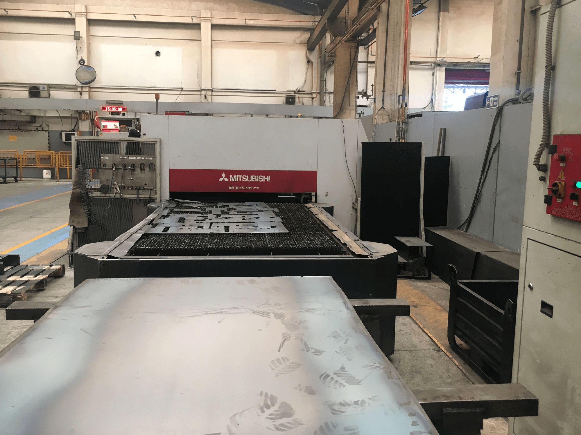 Mitsubishi Electric ML3015LV PLUS II Mašinos vaizdas iš priekio