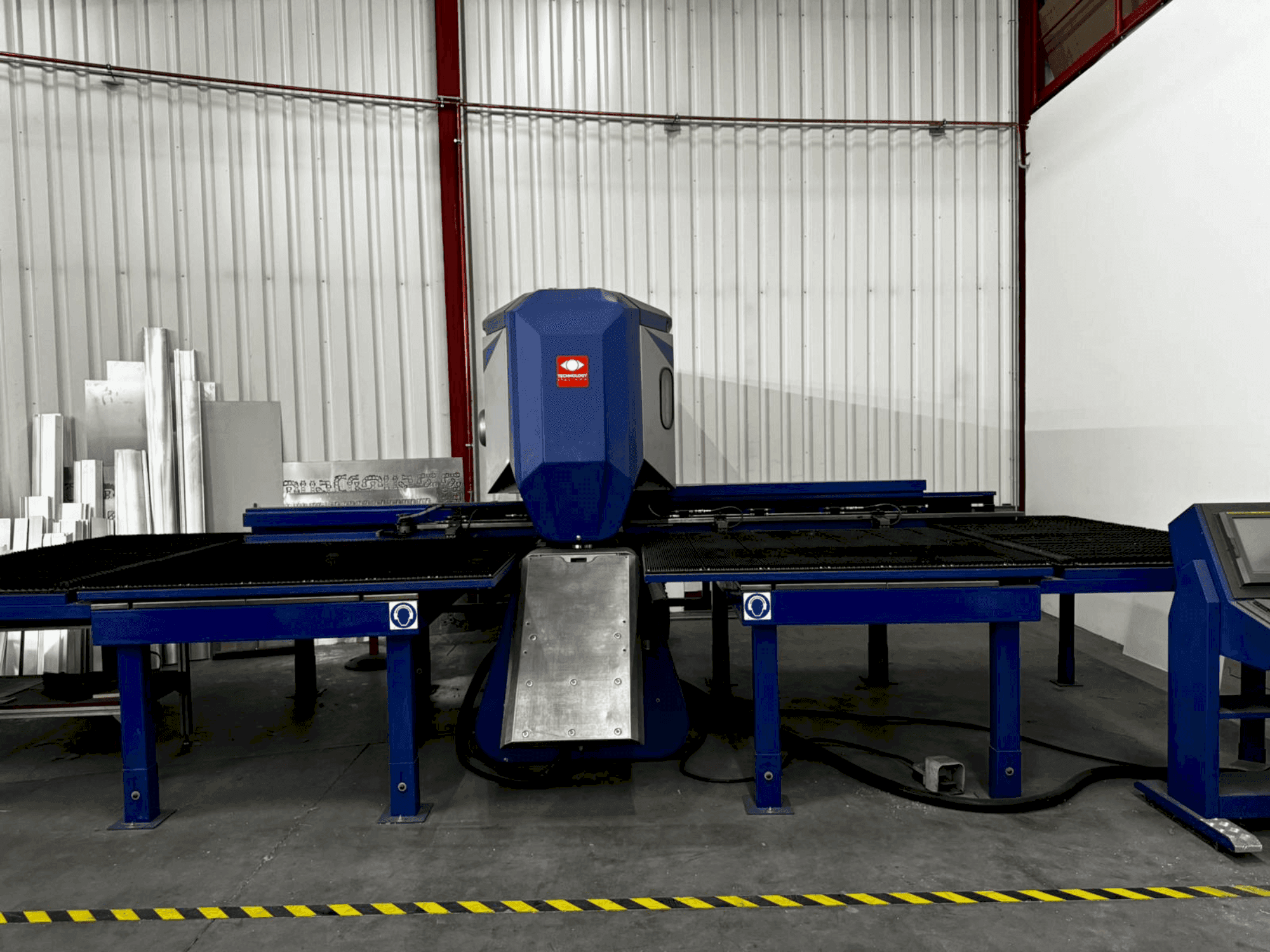 TECHNOLOGY Tecnotransfer 1500x3000 Mašinos vaizdas iš priekio