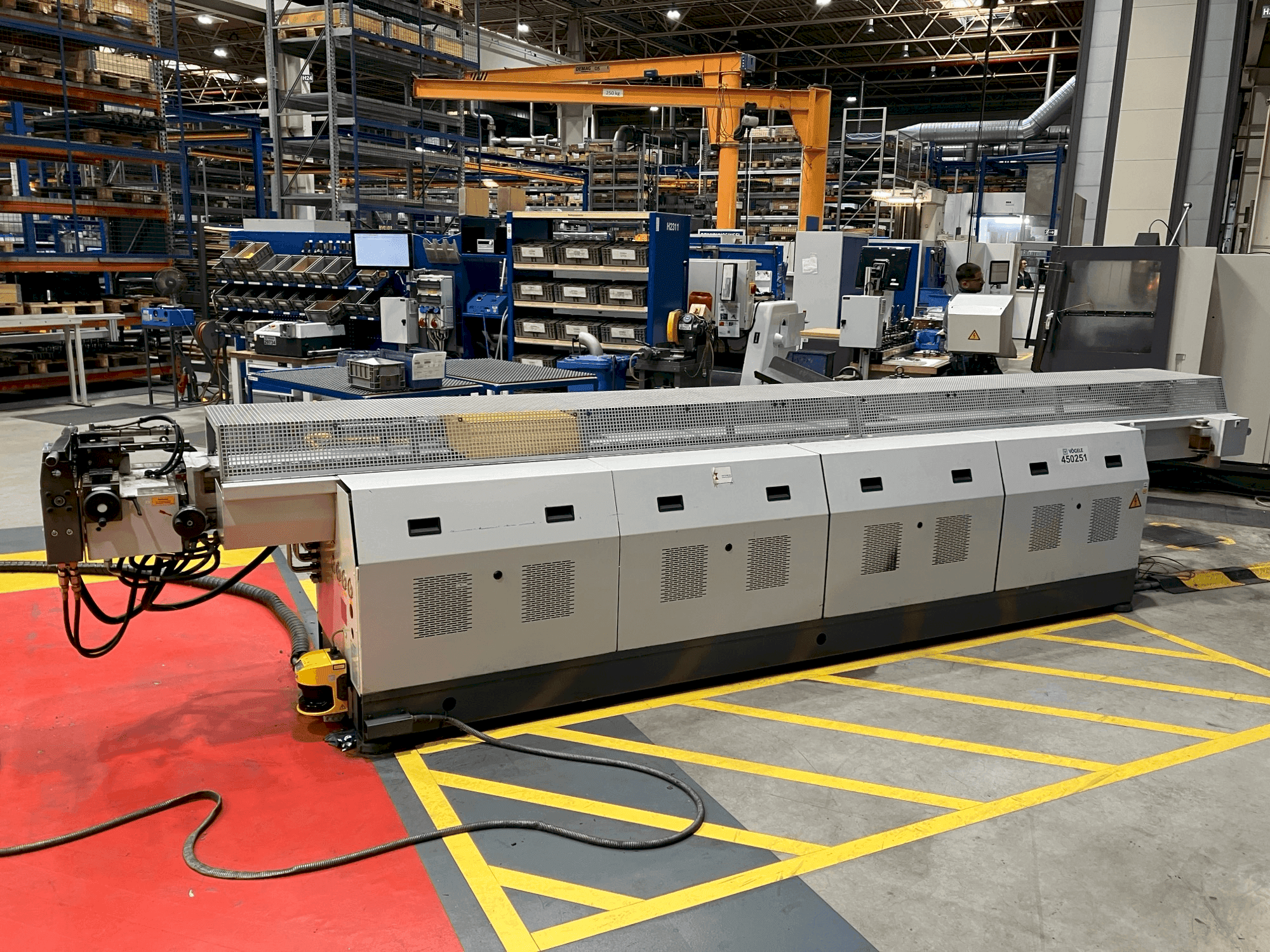 TRACTO-TECHNIK Tubotron 30 CNC Mašinos vaizdas iš priekio