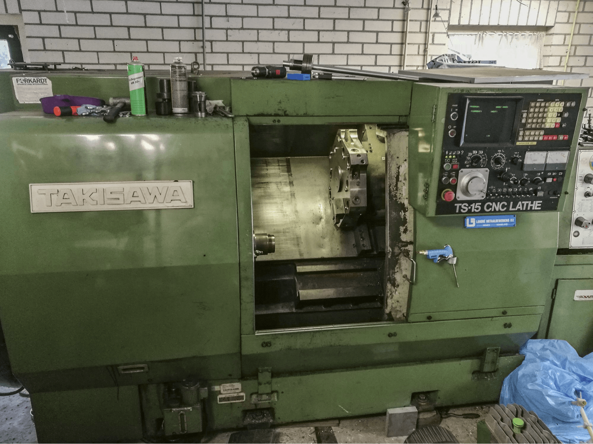 Takisawa TS-15 Mašinos vaizdas iš priekio