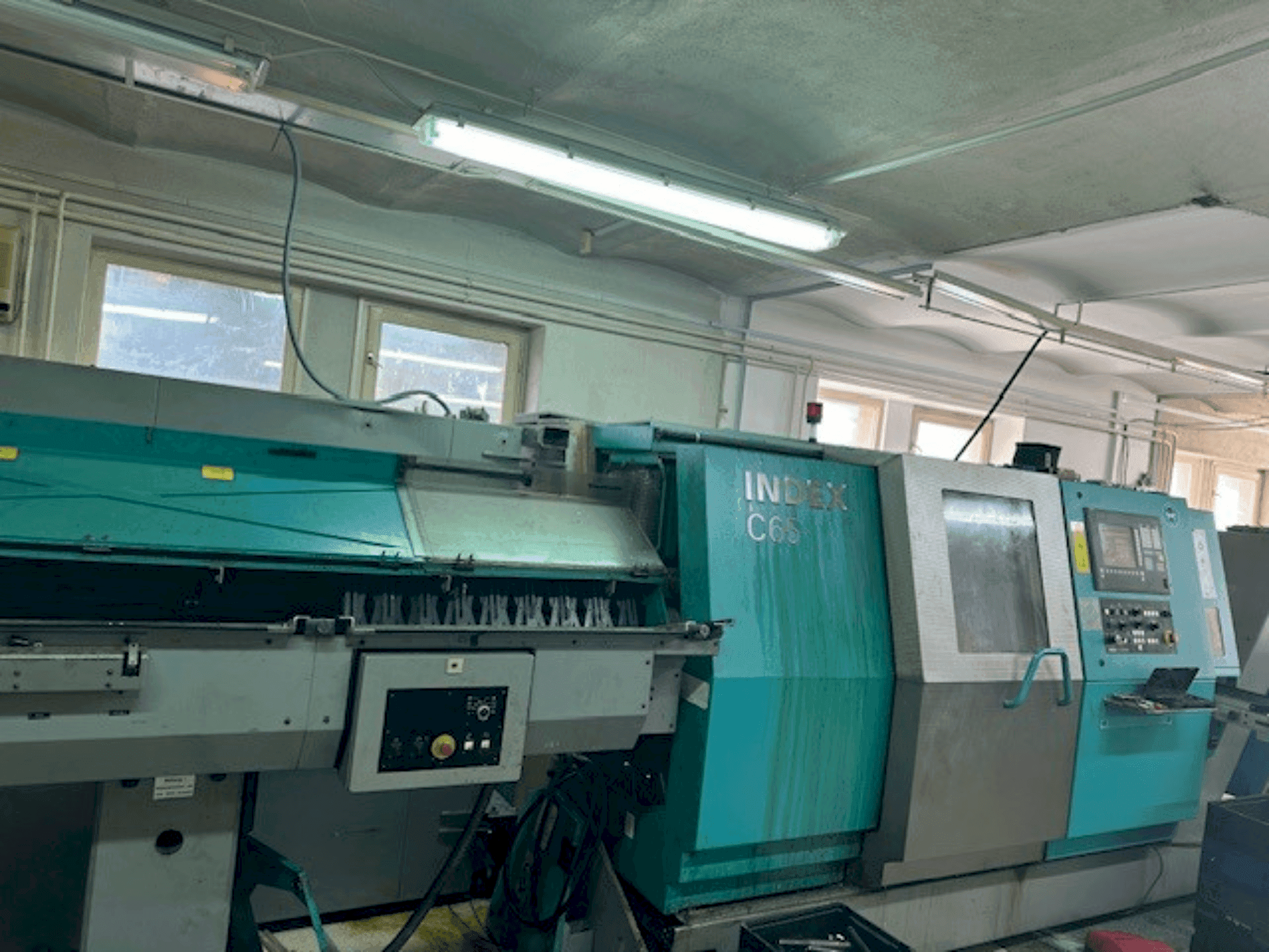 Index C65 Mašinos vaizdas iš priekio