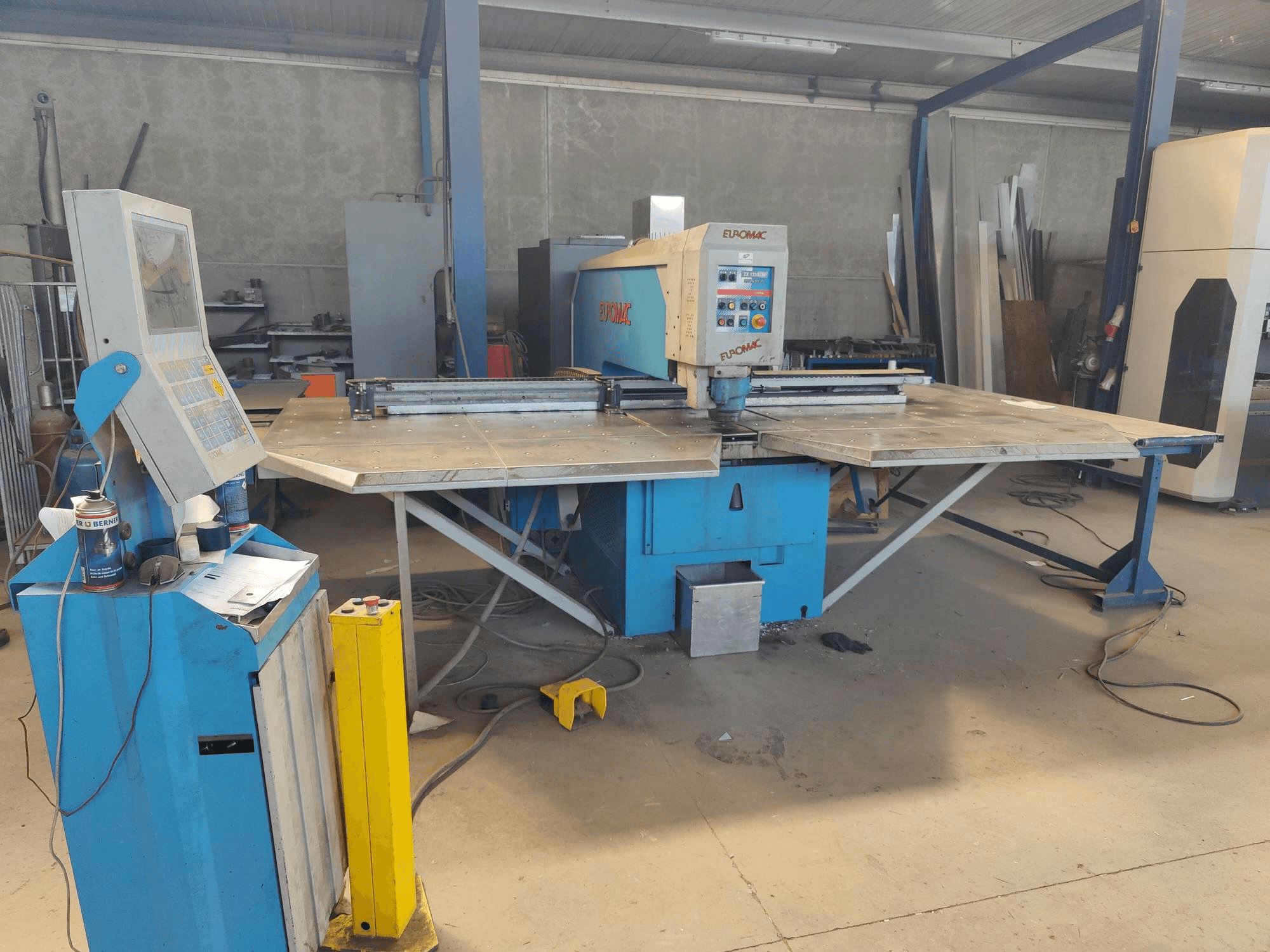 Euromac Z/1250/30 Mašinos vaizdas iš priekio