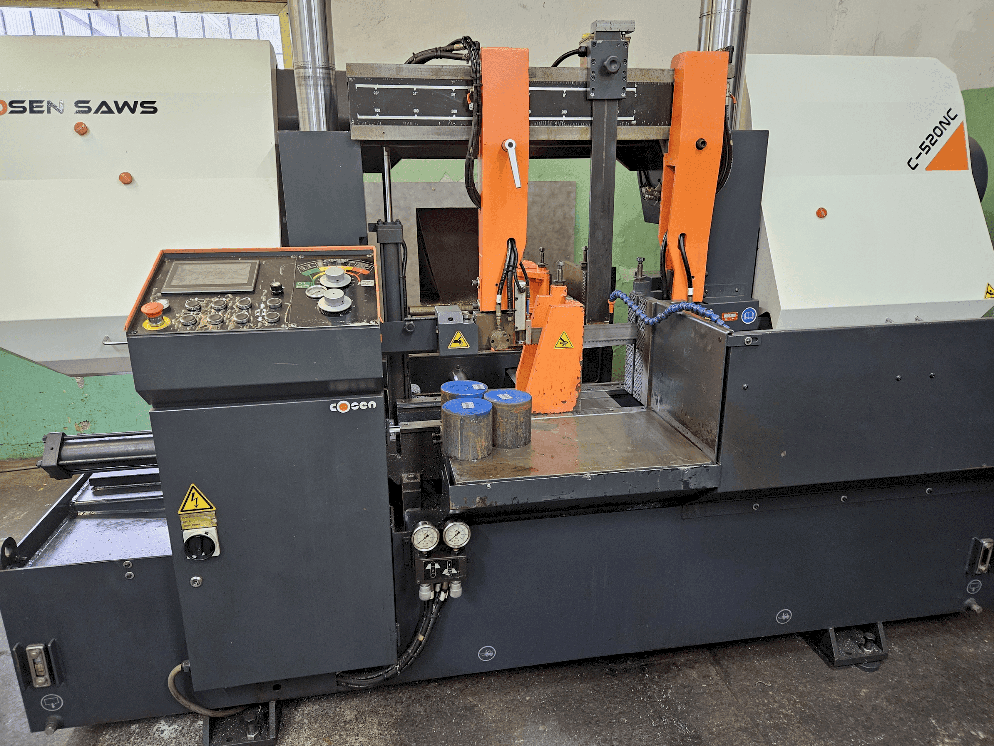 Cosen C-520CNC Mašinos vaizdas iš priekio