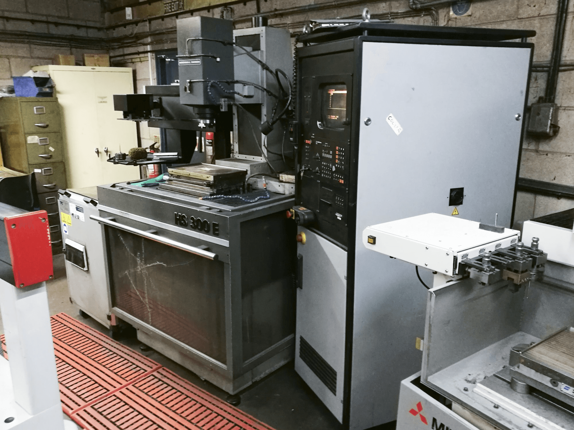 INGERSOLL HANSEN HS 300 E Mašinos kairės pusės vaizdas