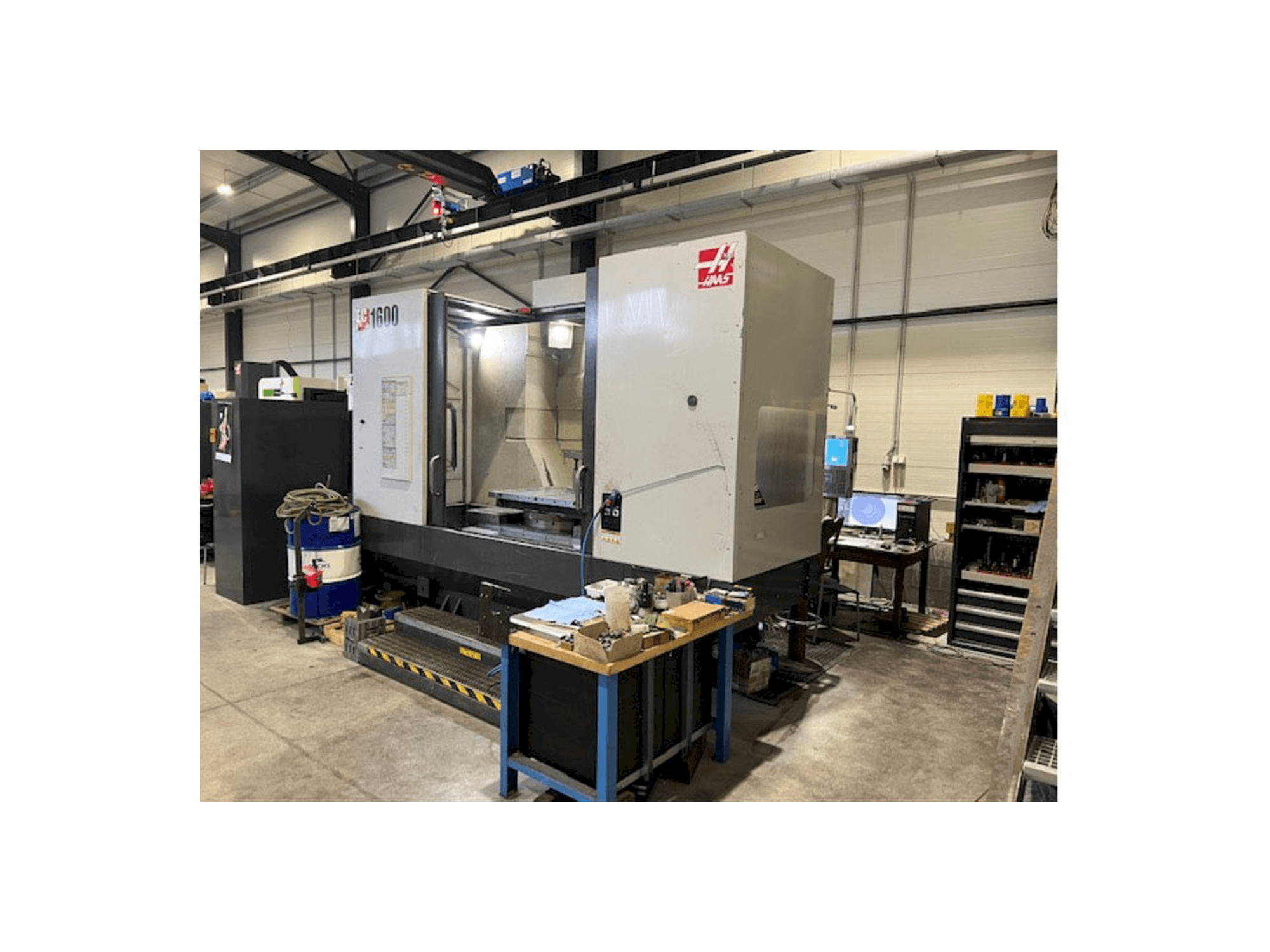 HAAS EC-1600 Mašinos vaizdas iš priekio