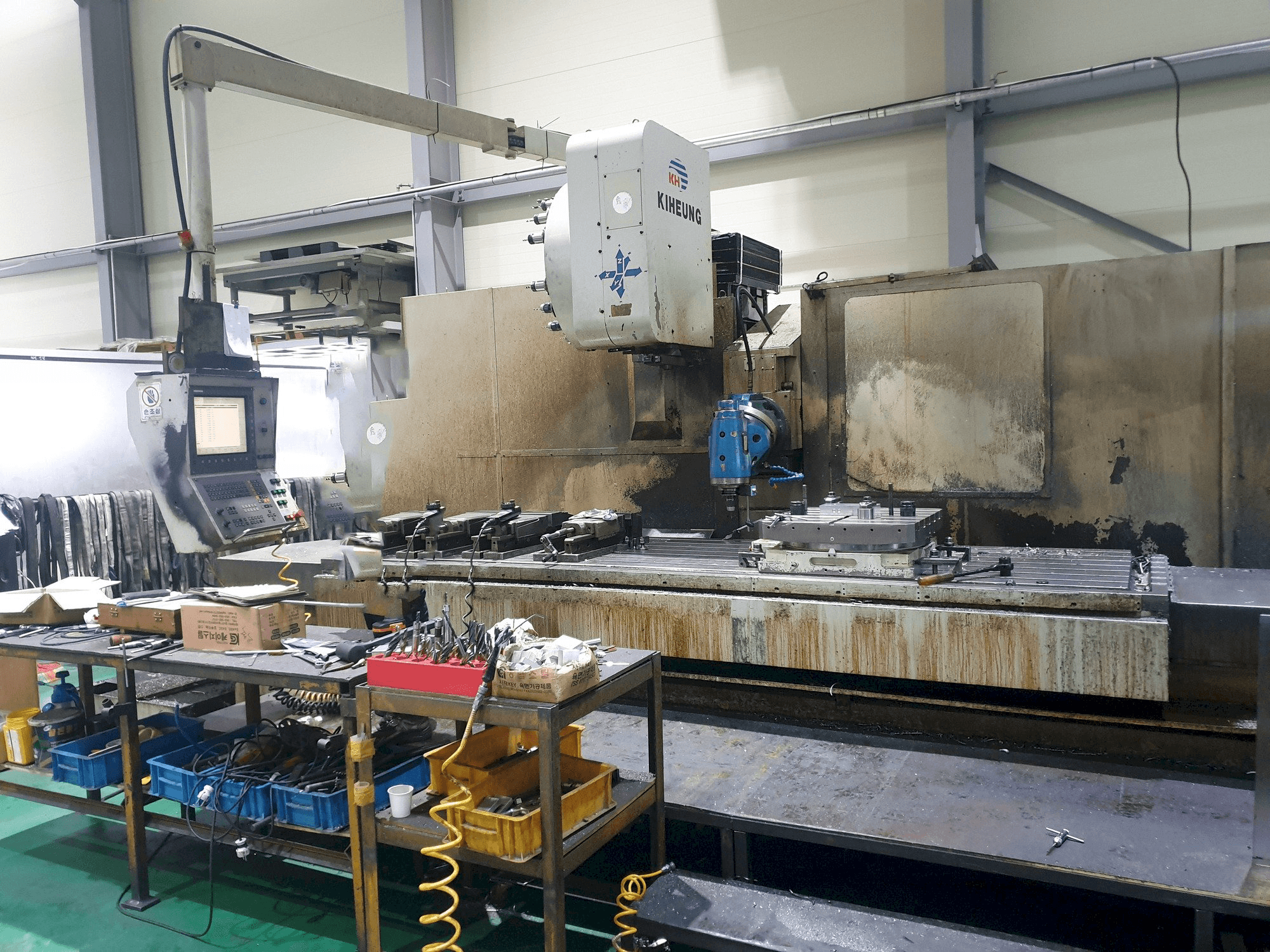 KIHEUNG KNC-U1000 Mašinos vaizdas iš priekio