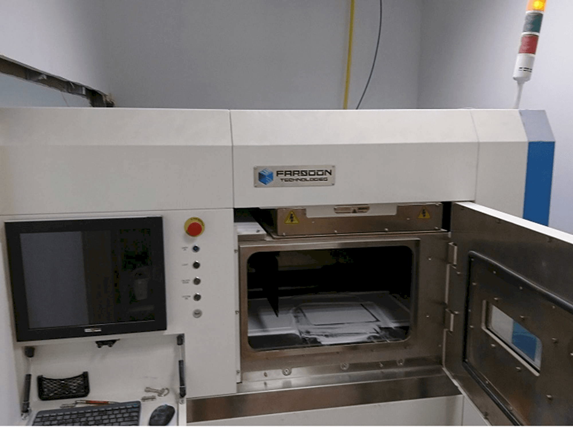 FARSOON eForm Mašinos vaizdas iš priekio