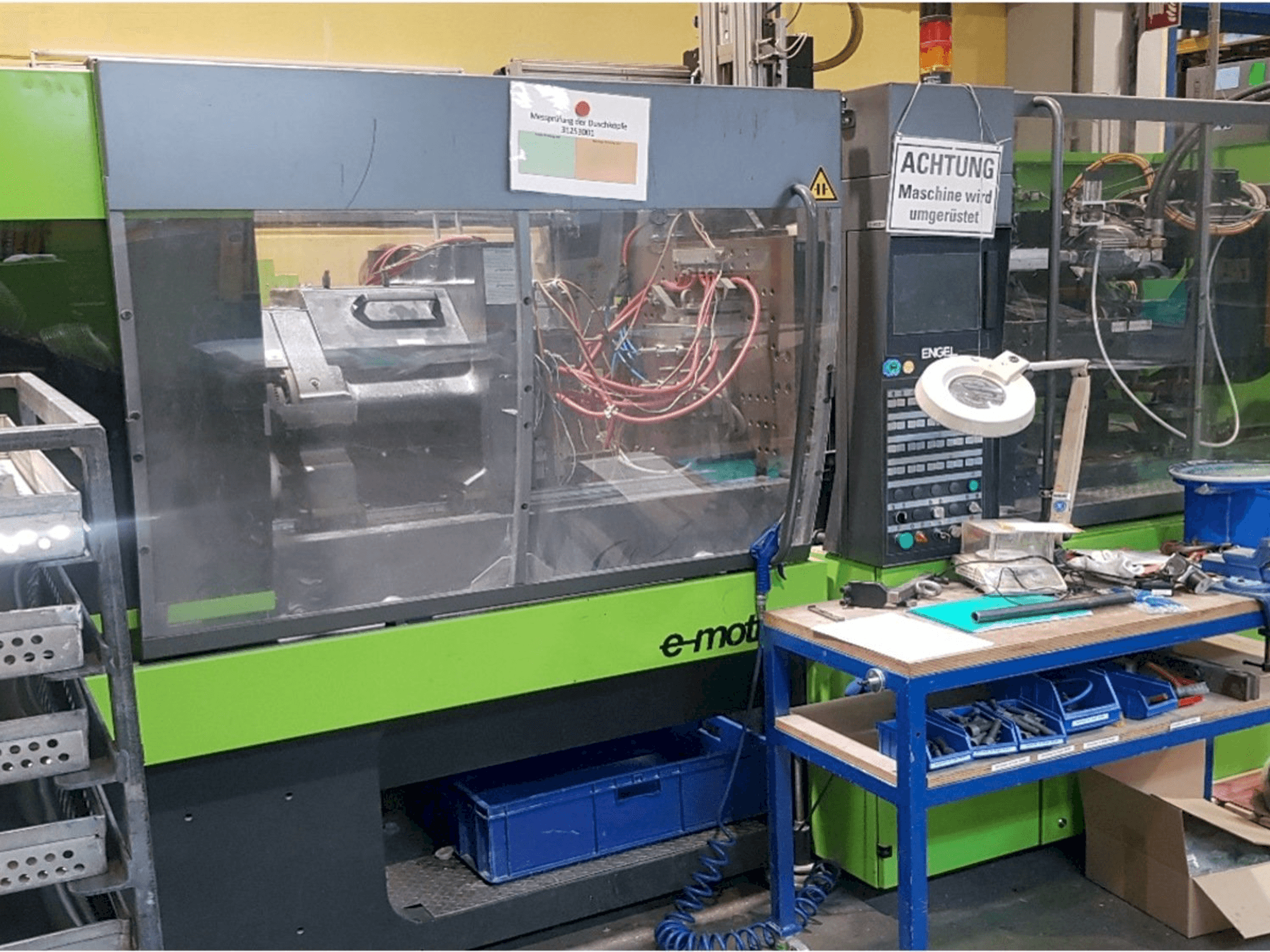 ENGEL e-motion 200/100 Mašinos vaizdas iš priekio