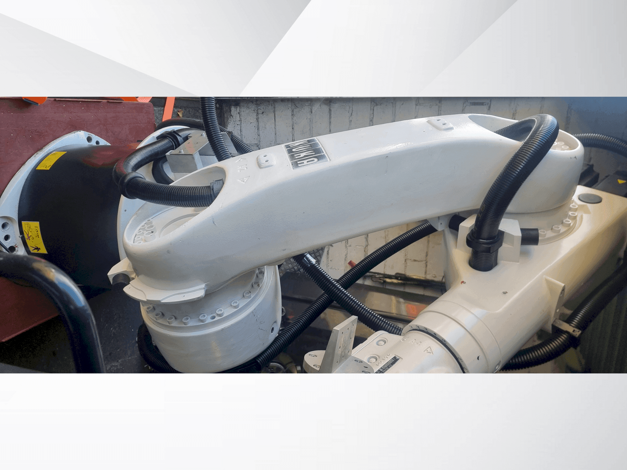 KUKA Kr30-3 Mašinos vaizdas iš priekio