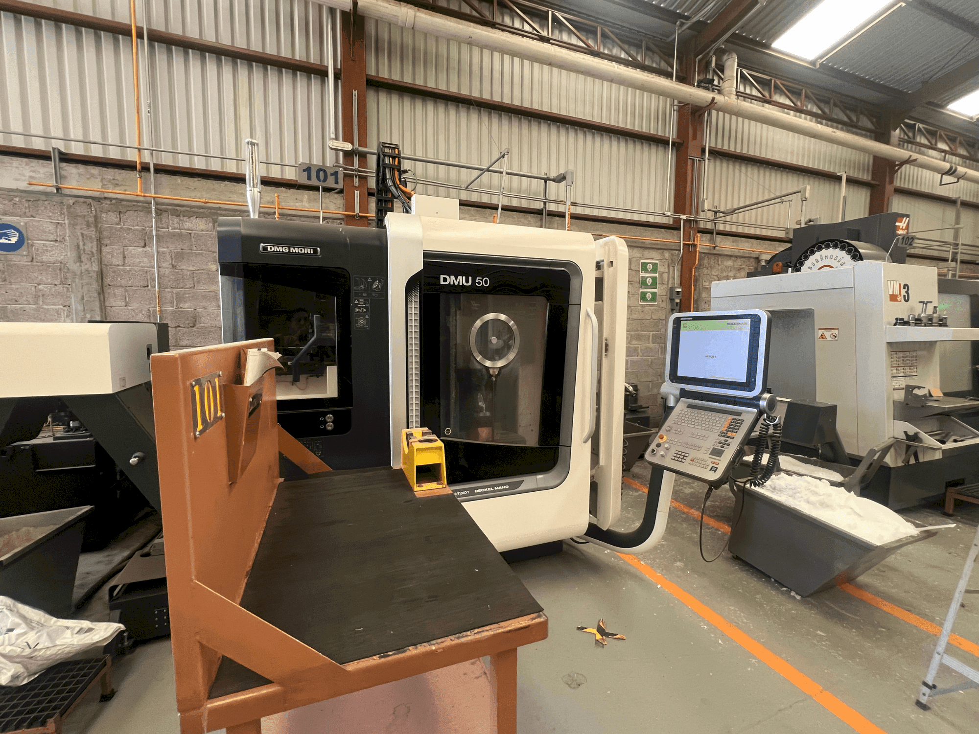 DMG MORI DMU 50 Mašinos vaizdas iš priekio