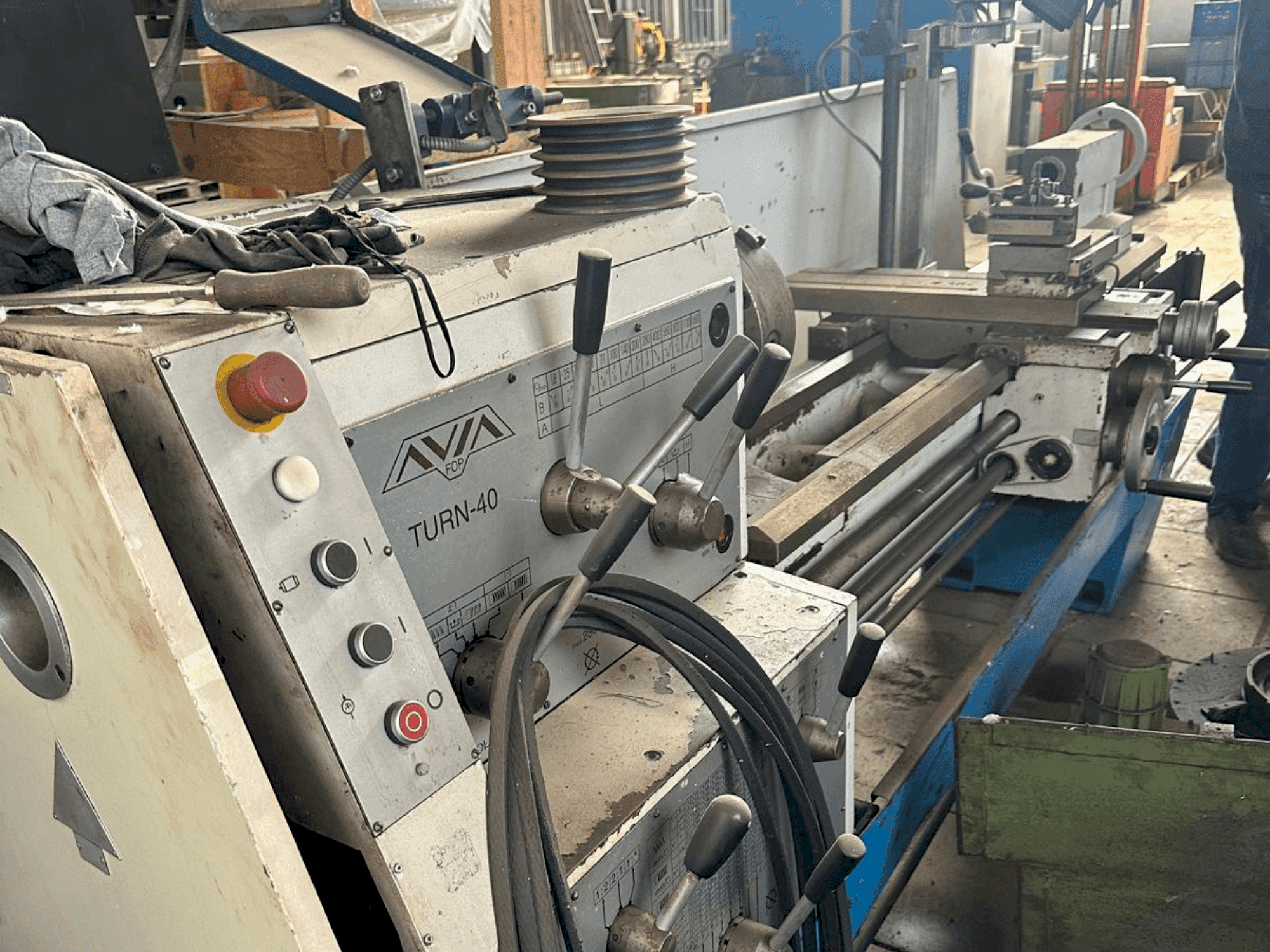 Avia TURN-40 Mašinos vaizdas iš priekio