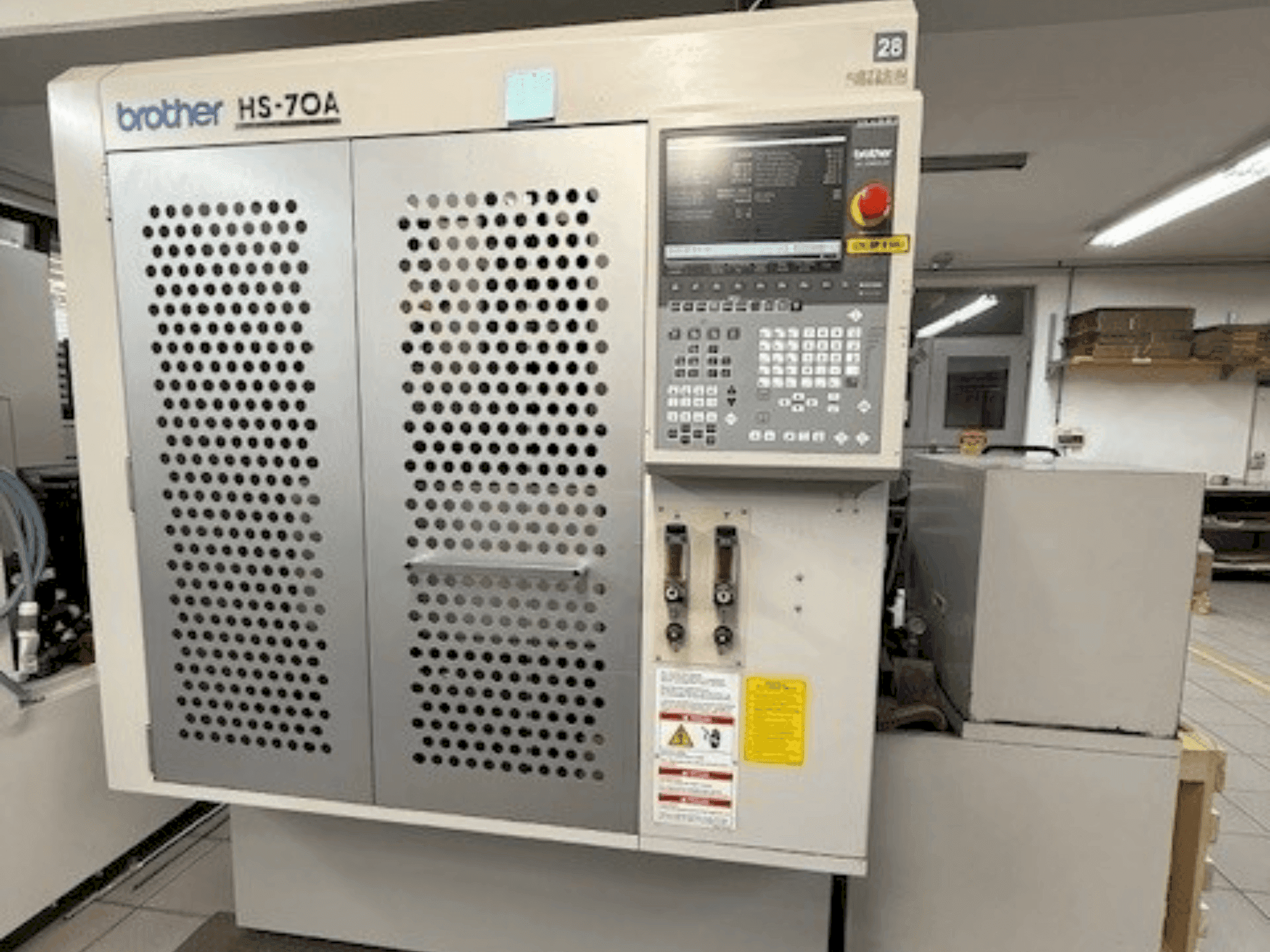 Brother HS-70A Mašinos vaizdas iš priekio