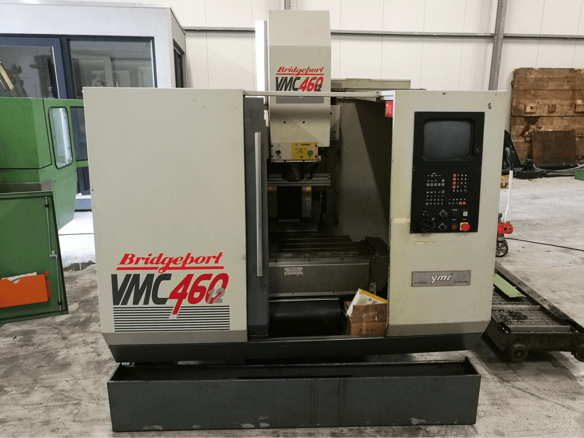 Bridgeport VMC 460 Mašinos vaizdas iš priekio