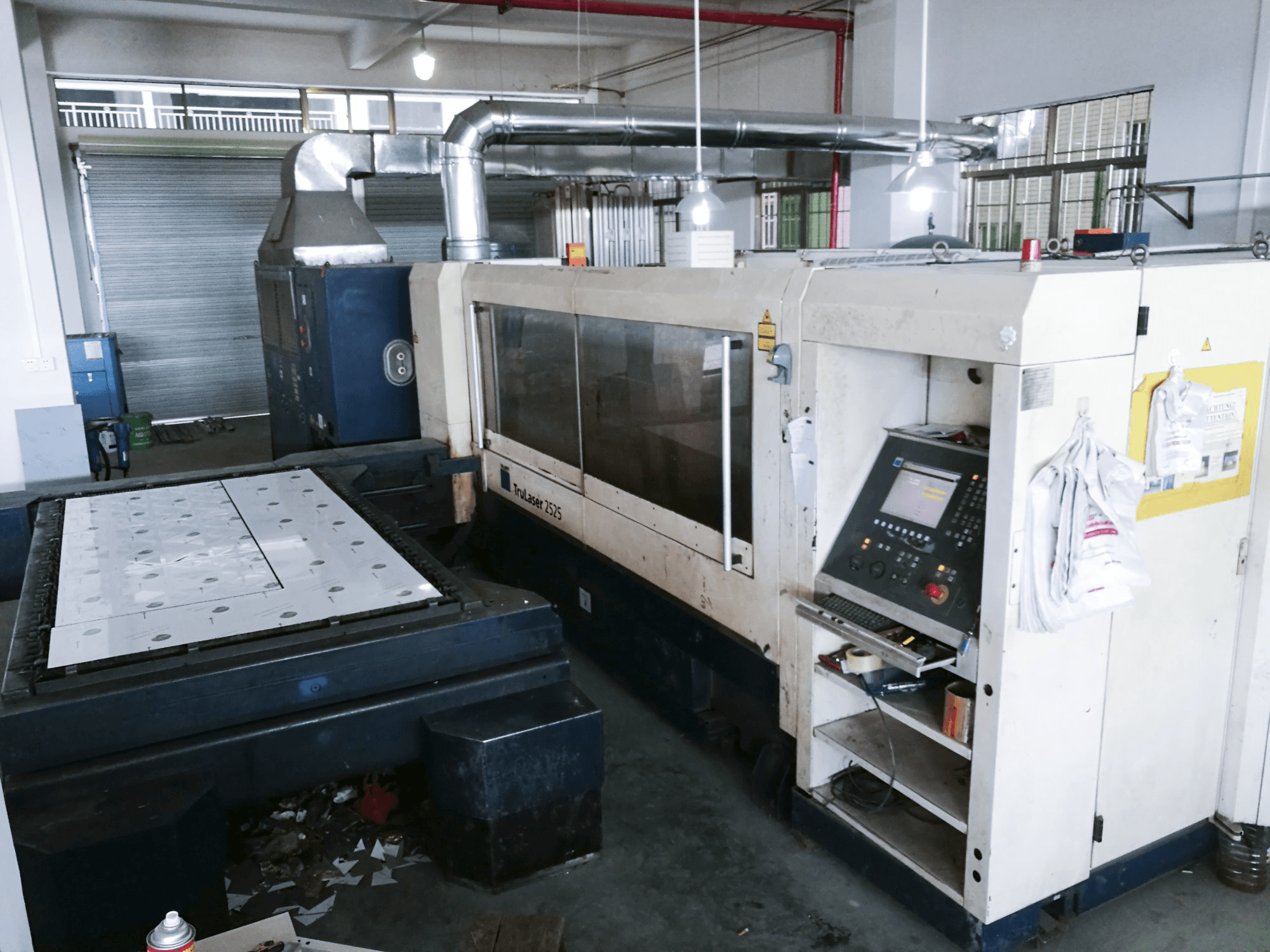 Trumpf TruLaser 2525 Mašinos dešinės pusės vaizdas