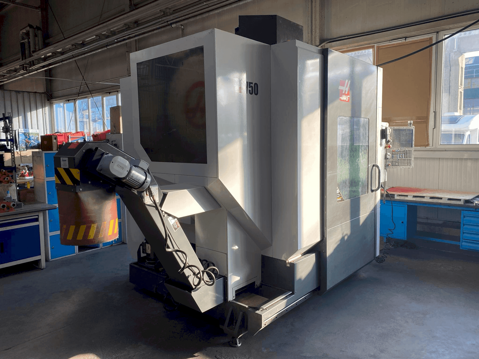 HAAS UMC-750 Mašinos vaizdas iš priekio