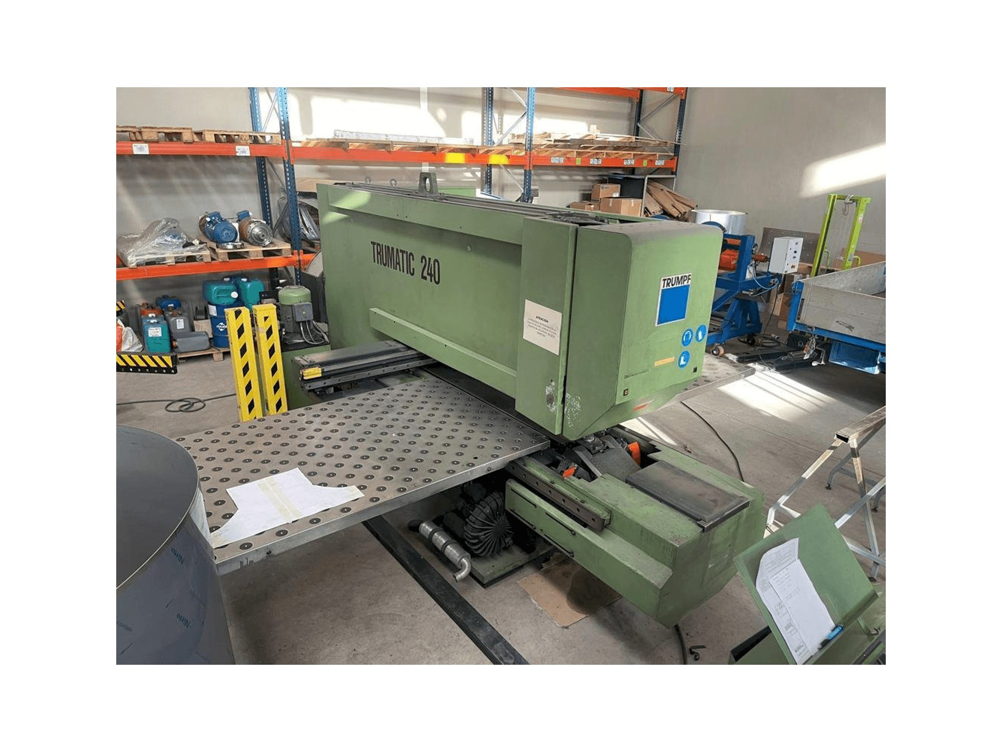 Trumpf TRUMATIC 240 Mašinos vaizdas iš priekio