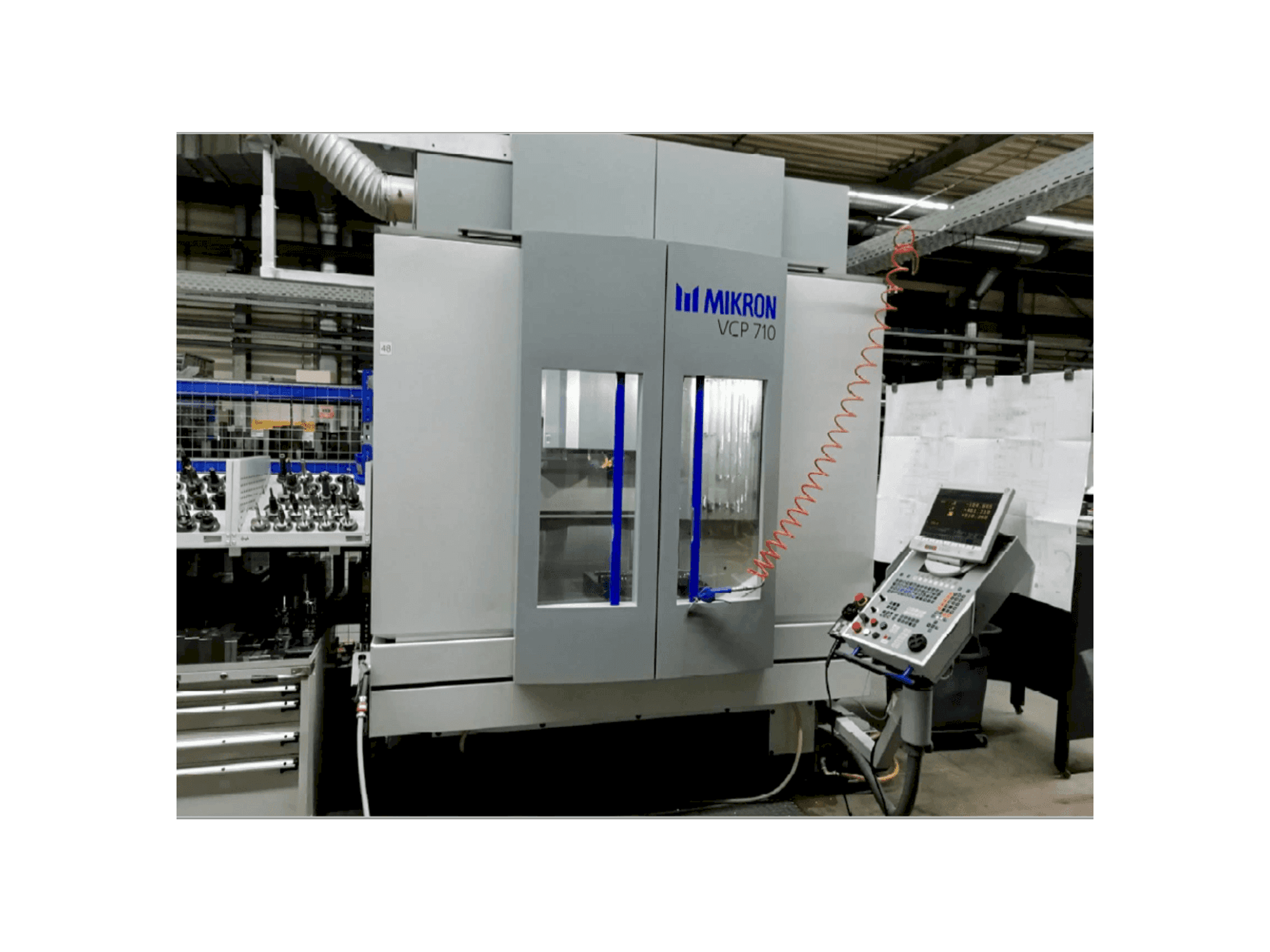 MIKRON VCP 710 Mašinos vaizdas iš priekio