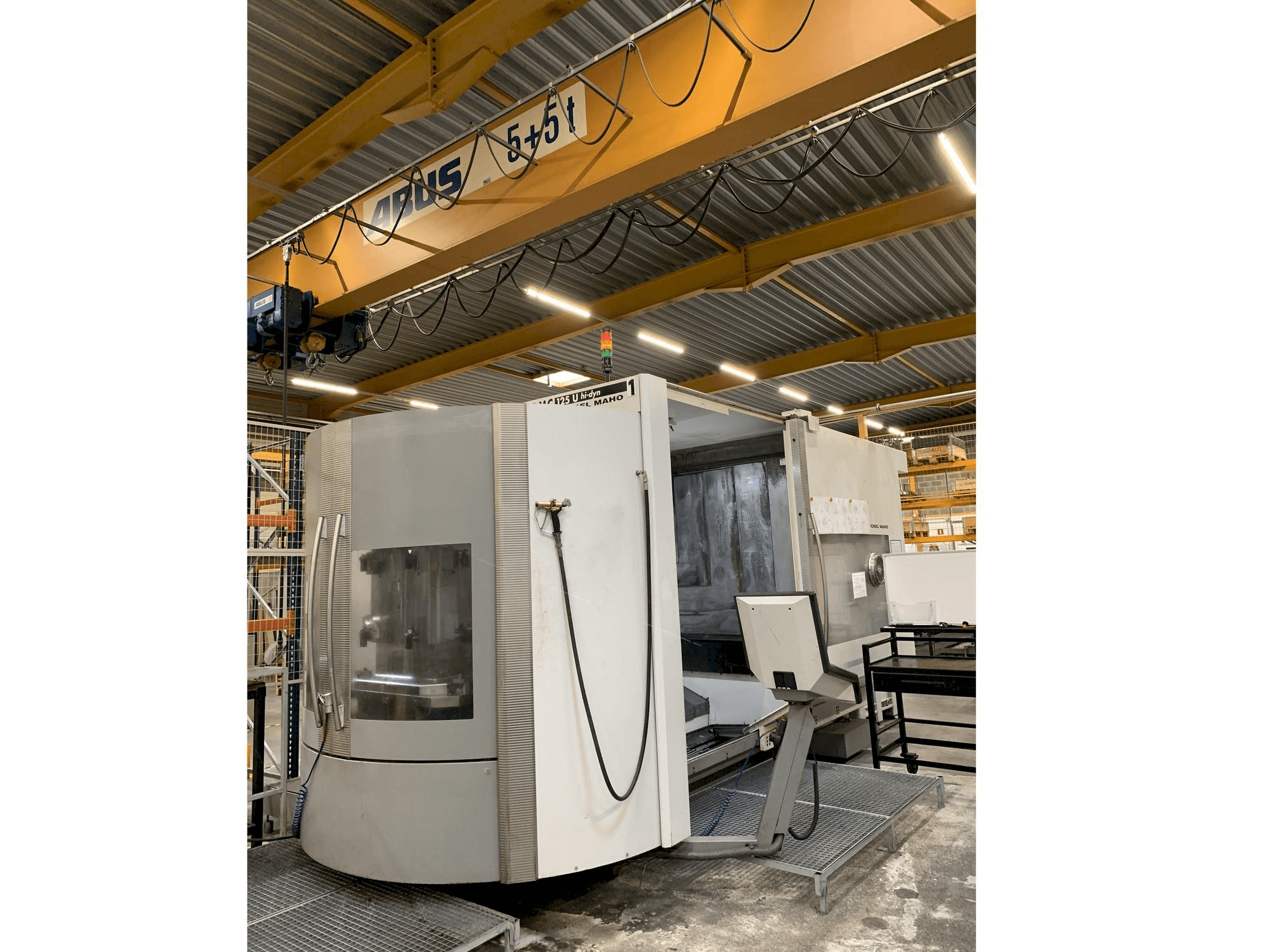 DECKEL MAHO DMC 125 U hy-dyn Mašinos vaizdas iš priekio