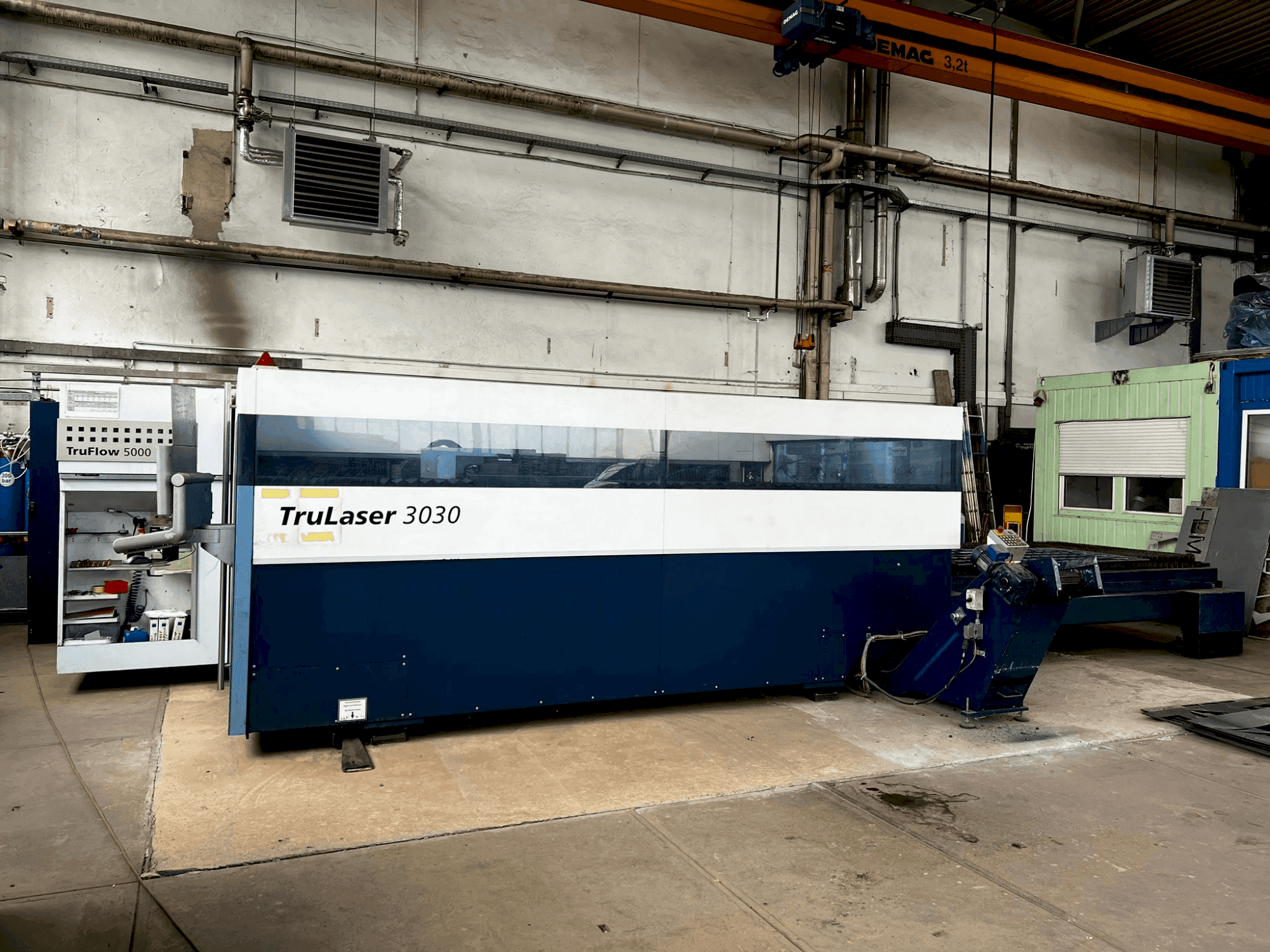 TRUMPF TruLaser 3030 Mašinos vaizdas iš priekio