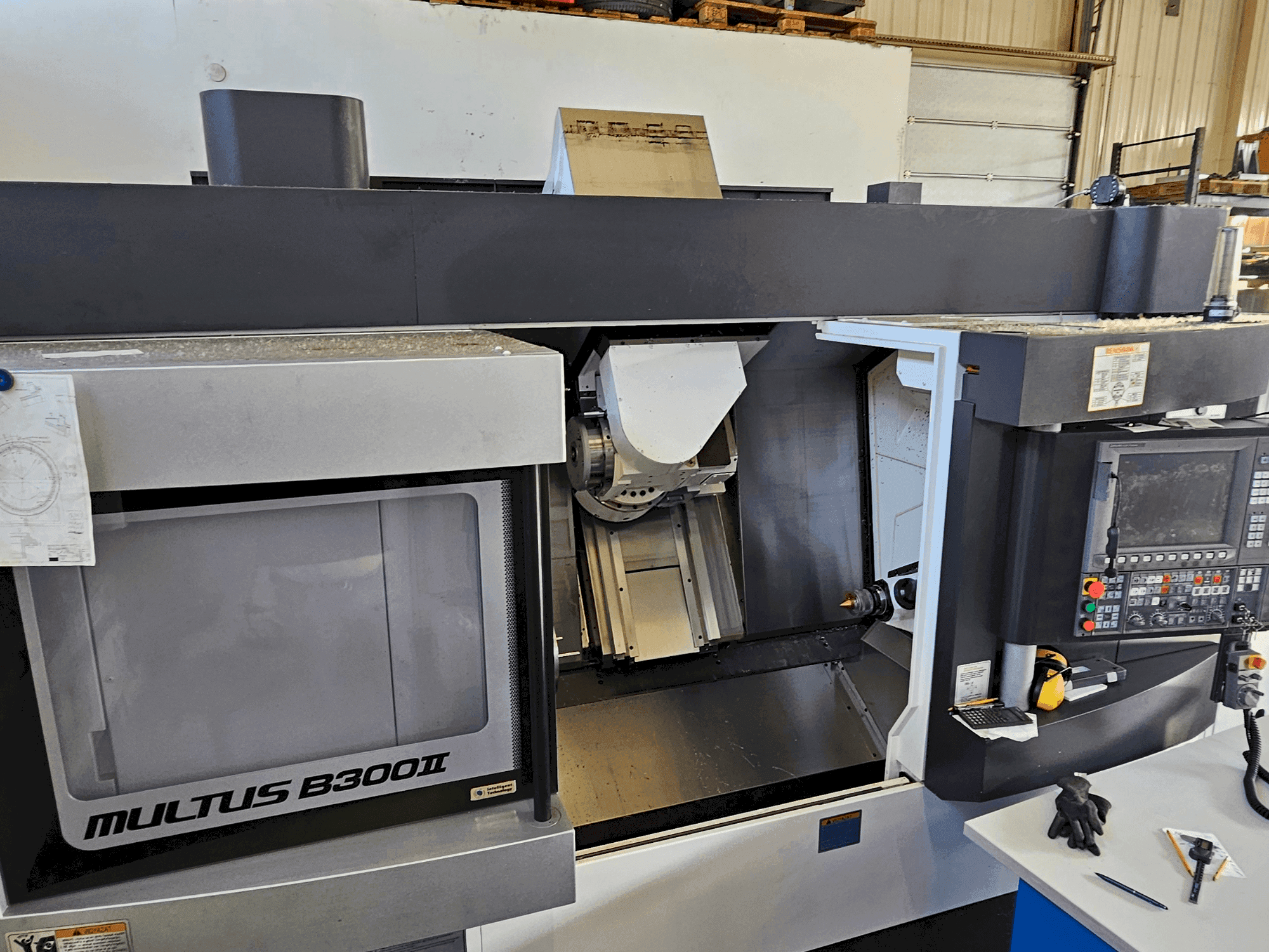 Okuma Multus B300 II Mašinos vaizdas iš priekio