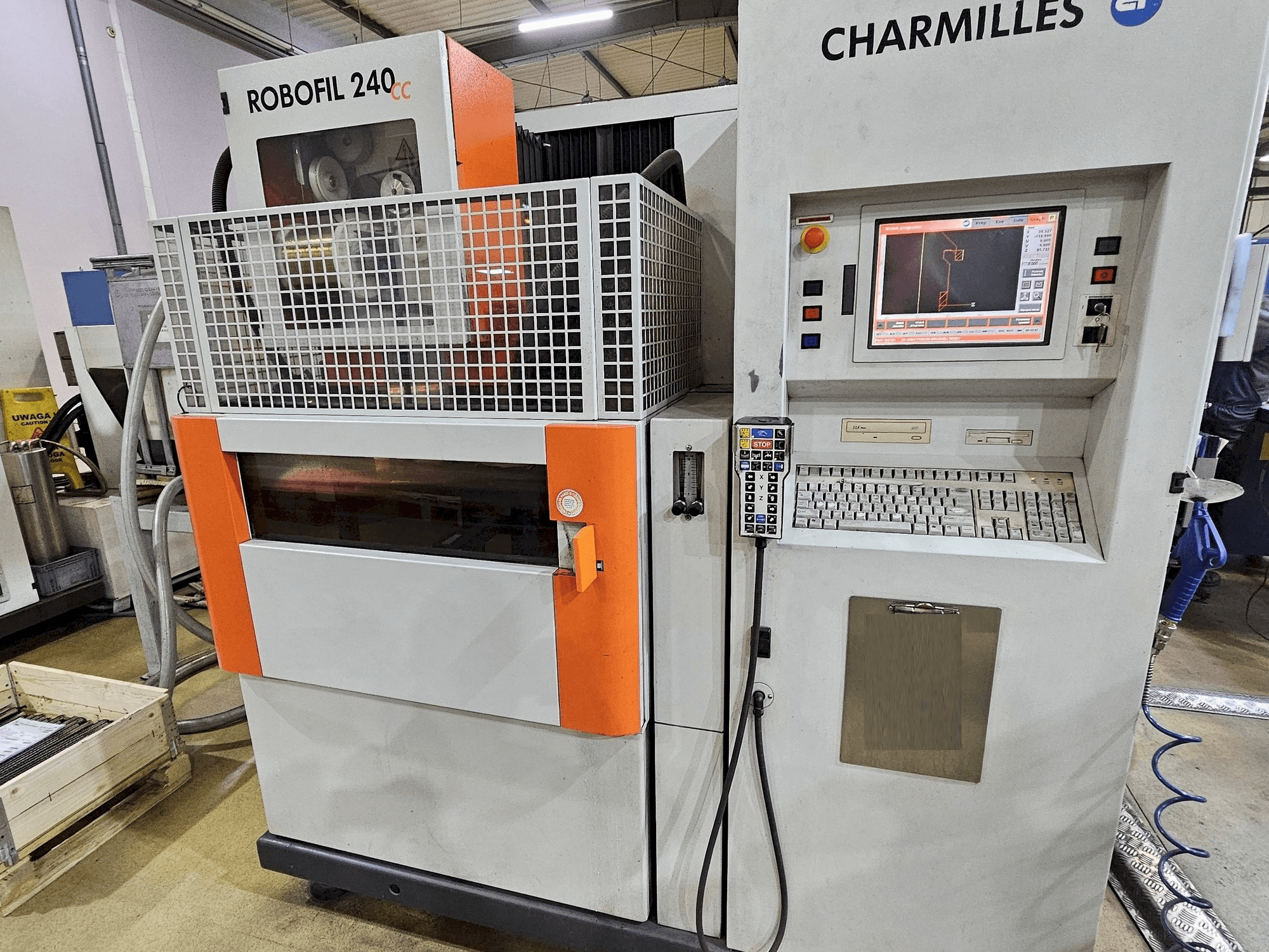 CHARMILLES ROBOFIL 240 CC Mašinos vaizdas iš priekio