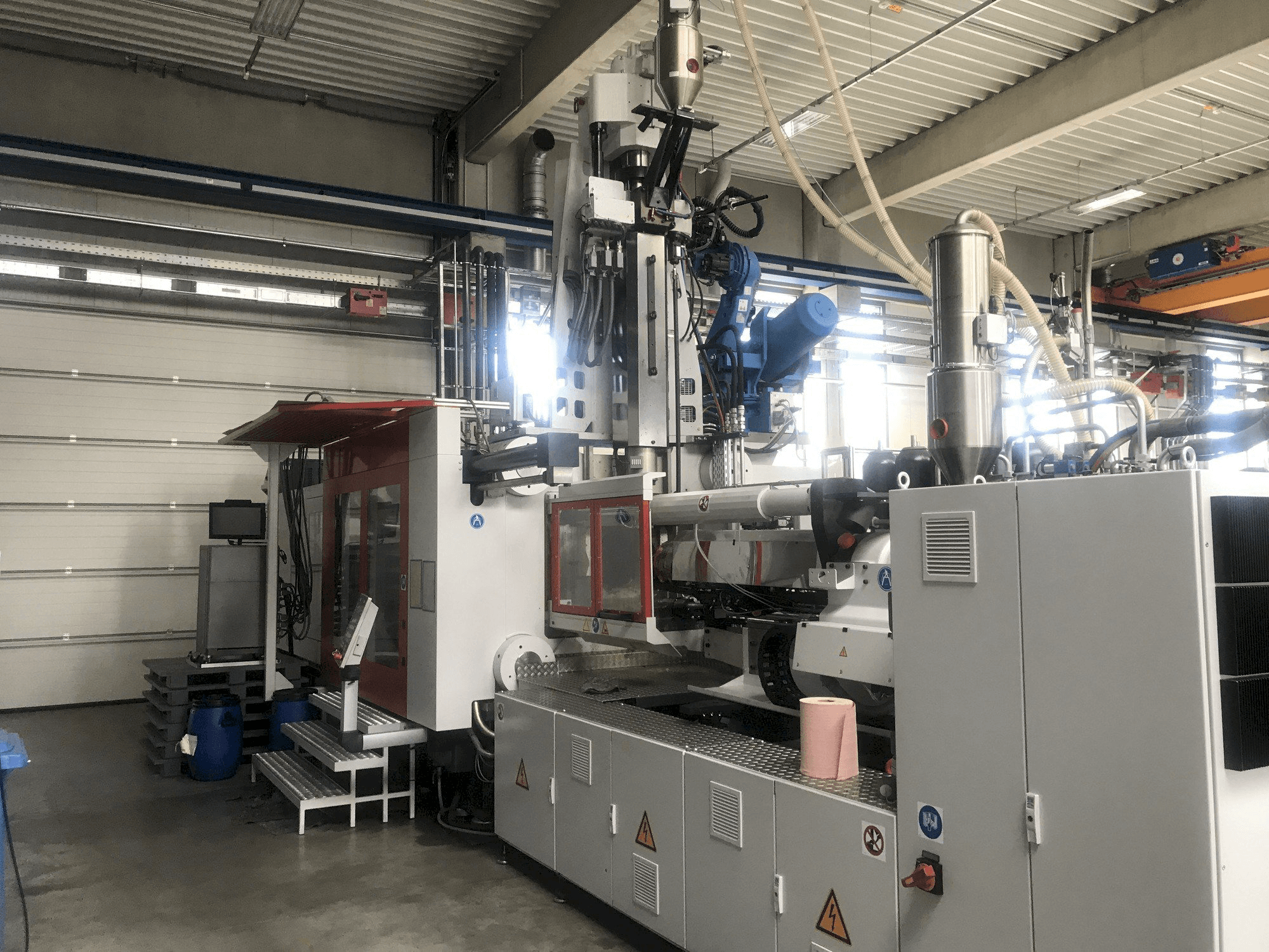 FERROMATIK MILACRON MM 800 MSW Mašinos vaizdas iš priekio