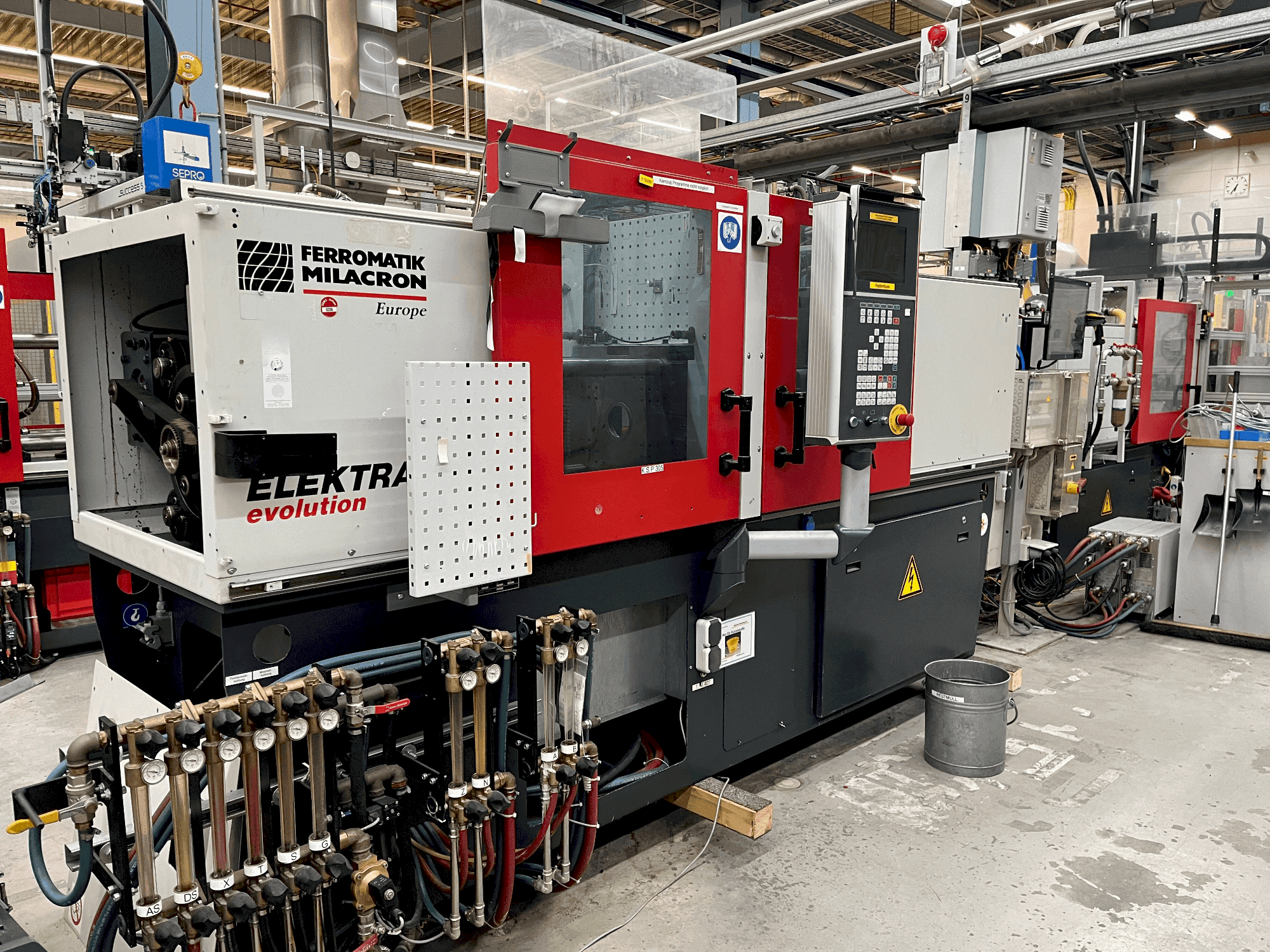 FERROMATIK EE 30 Mašinos vaizdas iš priekio