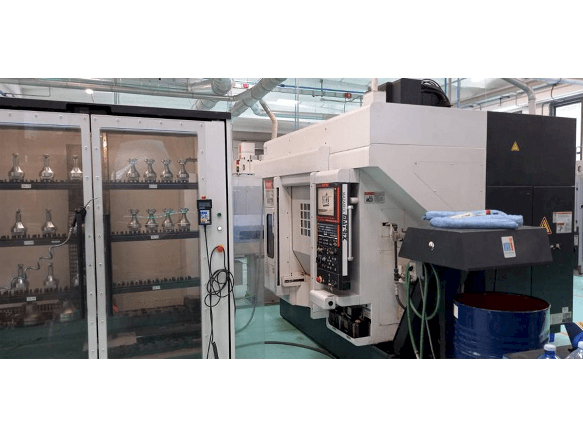 Mazak Variaxis 500-5X II Mašinos vaizdas iš priekio