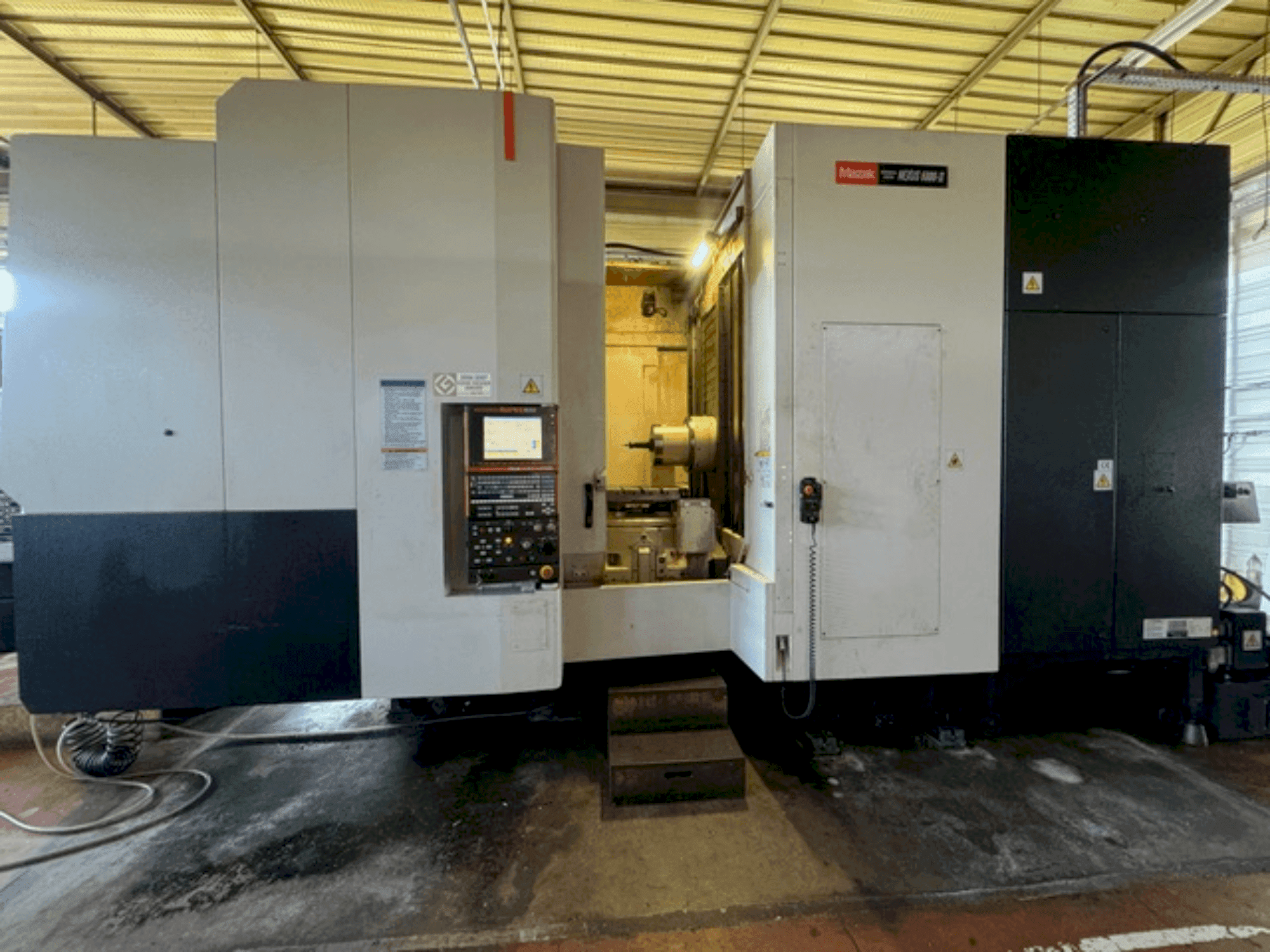 Mazak HC NEXUS 6800II Mašinos vaizdas iš priekio