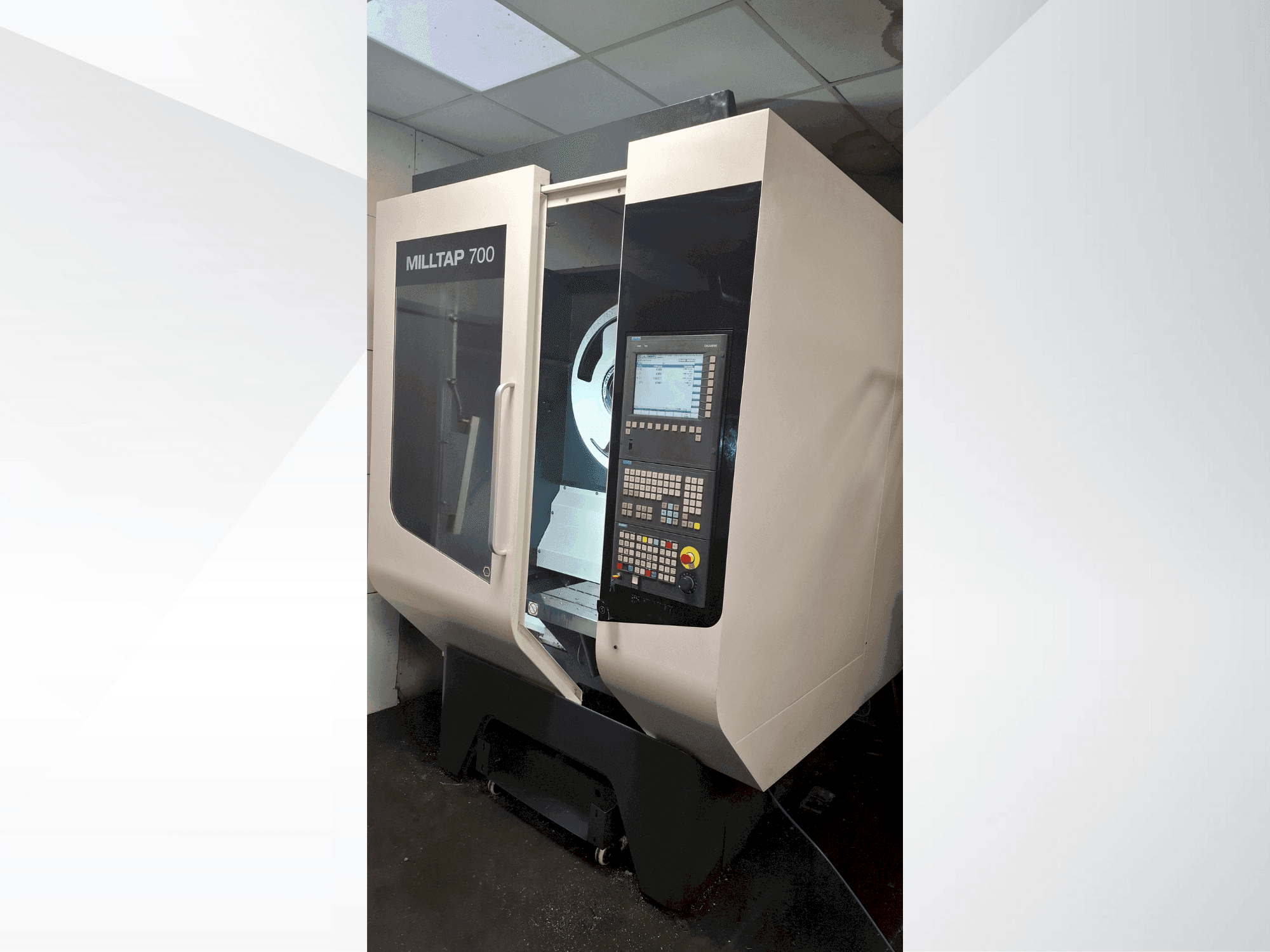 DMG MORI MILLTAP 700 Mašinos vaizdas iš priekio