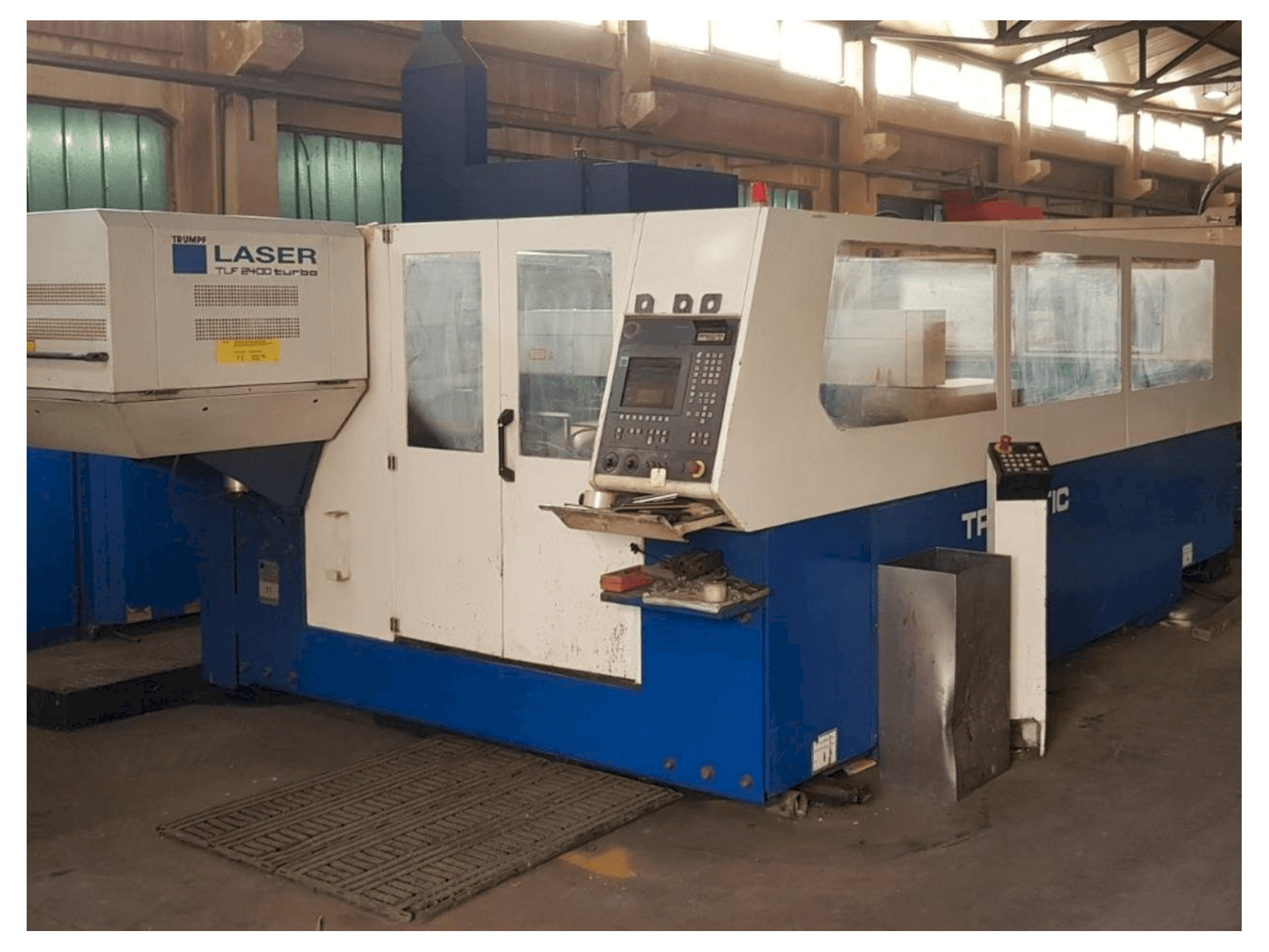 Trumpf Trumatic L3030 Mašinos vaizdas iš priekio